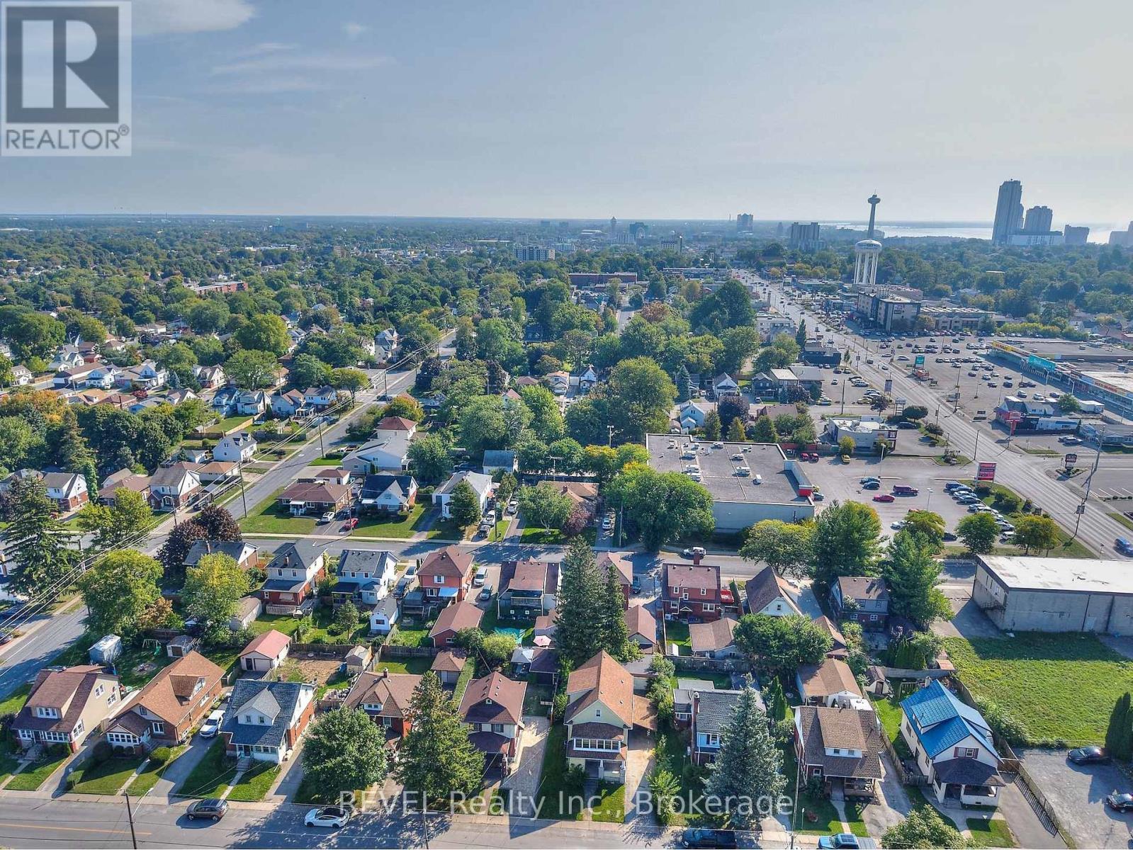 5806 Prince Edward Avenue, Niagara Falls (Hospital), ON - Outdoor With View