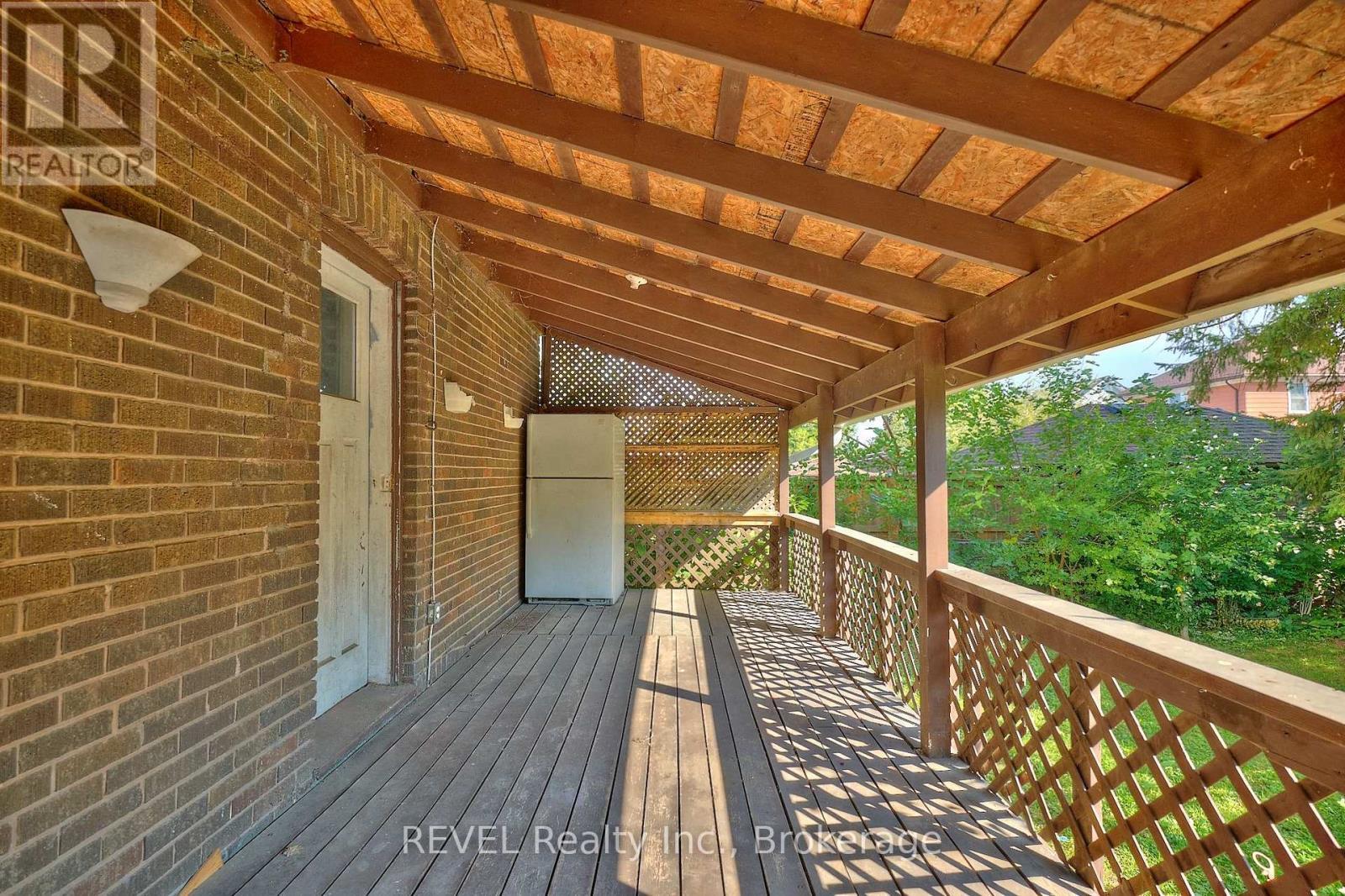 5806 Prince Edward Avenue, Niagara Falls (Hospital), ON - Outdoor With Deck Patio Veranda With Exterior