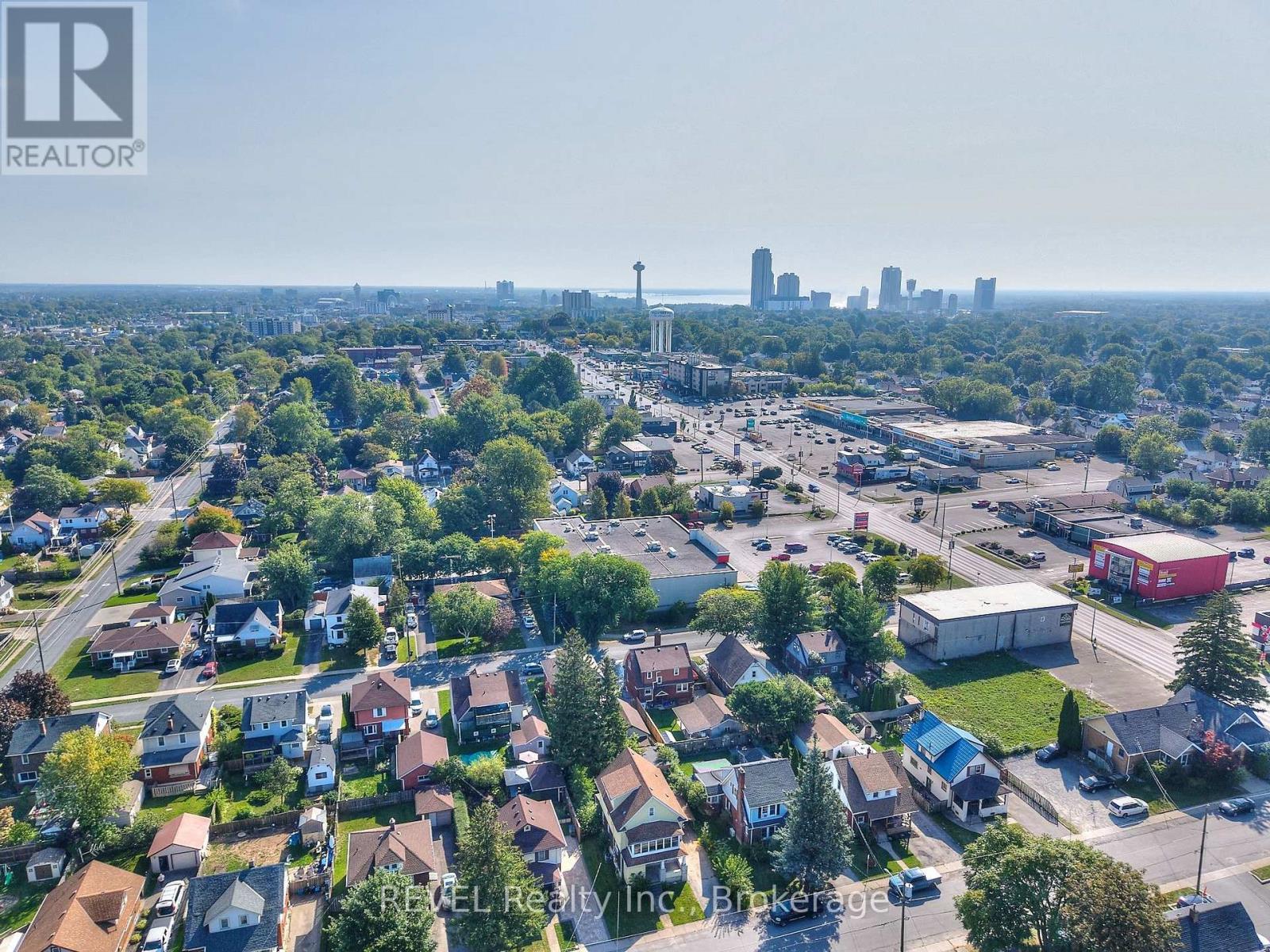 5806 Prince Edward Avenue, Niagara Falls (Hospital), ON - Outdoor With View