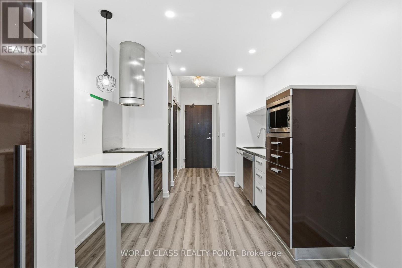 516 - 38 Dan Leckie Way, Toronto, ON - Indoor Photo Showing Kitchen