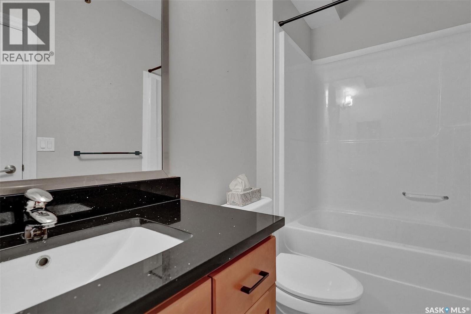 301 2160 Heseltine Road, Regina, SK - Indoor Photo Showing Bathroom