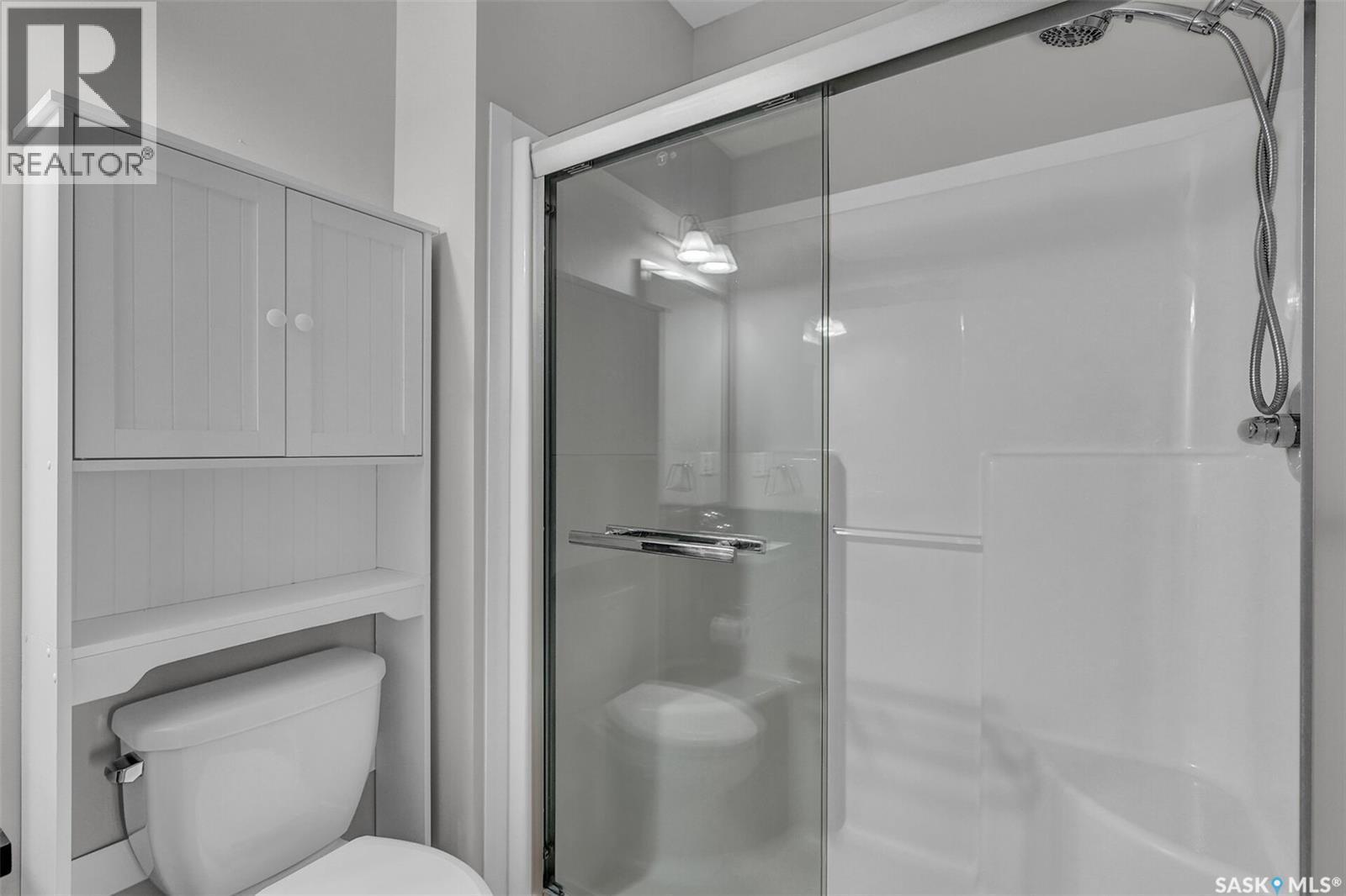 301 2160 Heseltine Road, Regina, SK - Indoor Photo Showing Bathroom