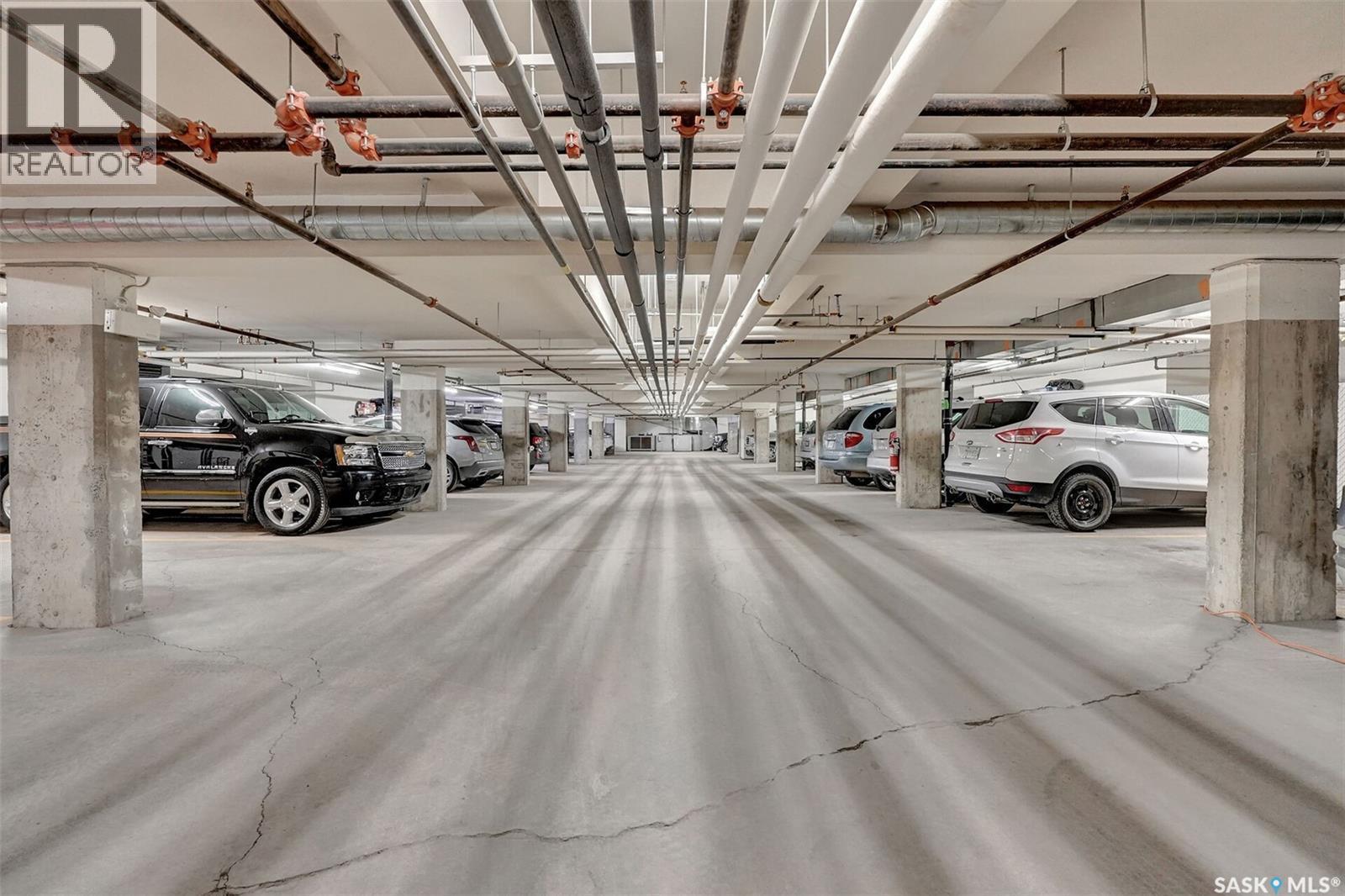 301 2160 Heseltine Road, Regina, SK - Indoor Photo Showing Garage