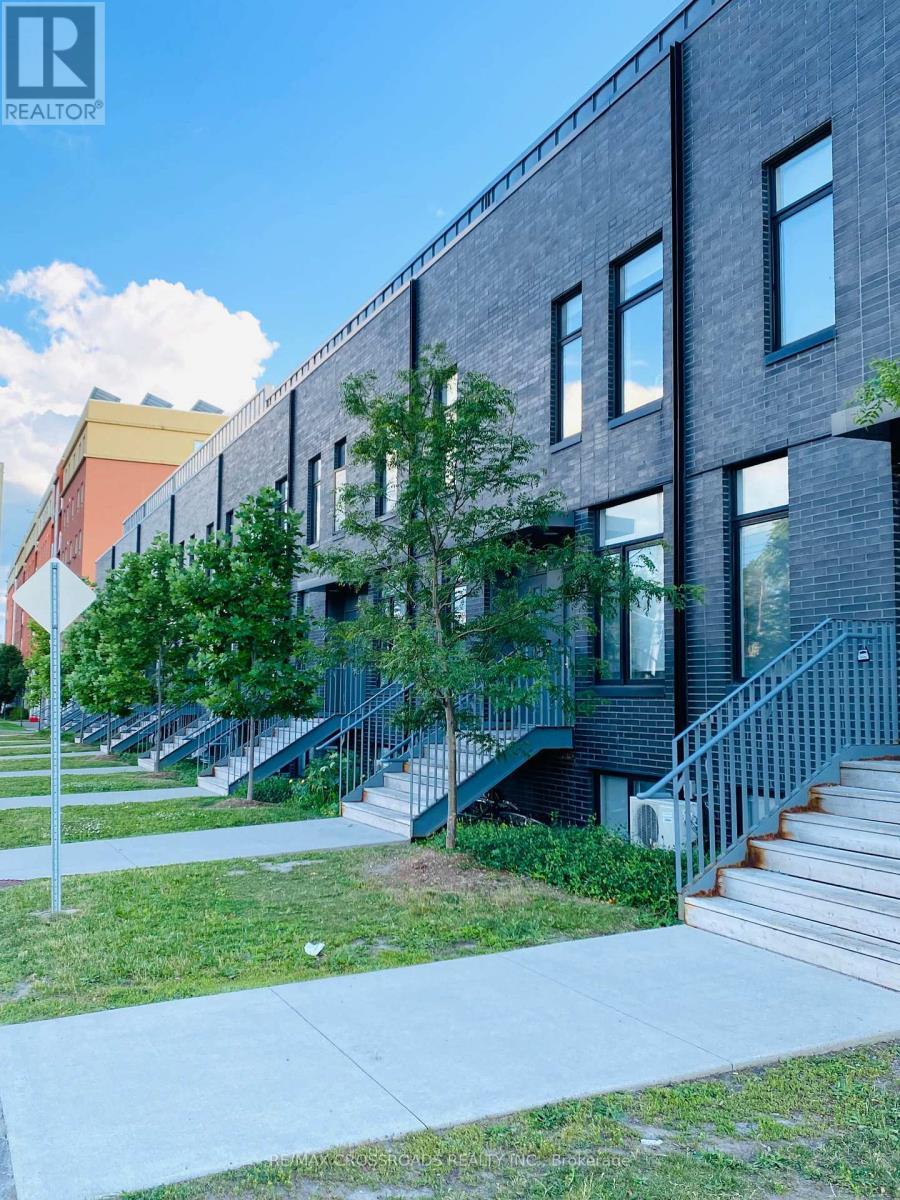 Main Entrance facing Simcoe Street - 5 - 1720 Simcoe Street N, Oshawa, ON - Outdoor