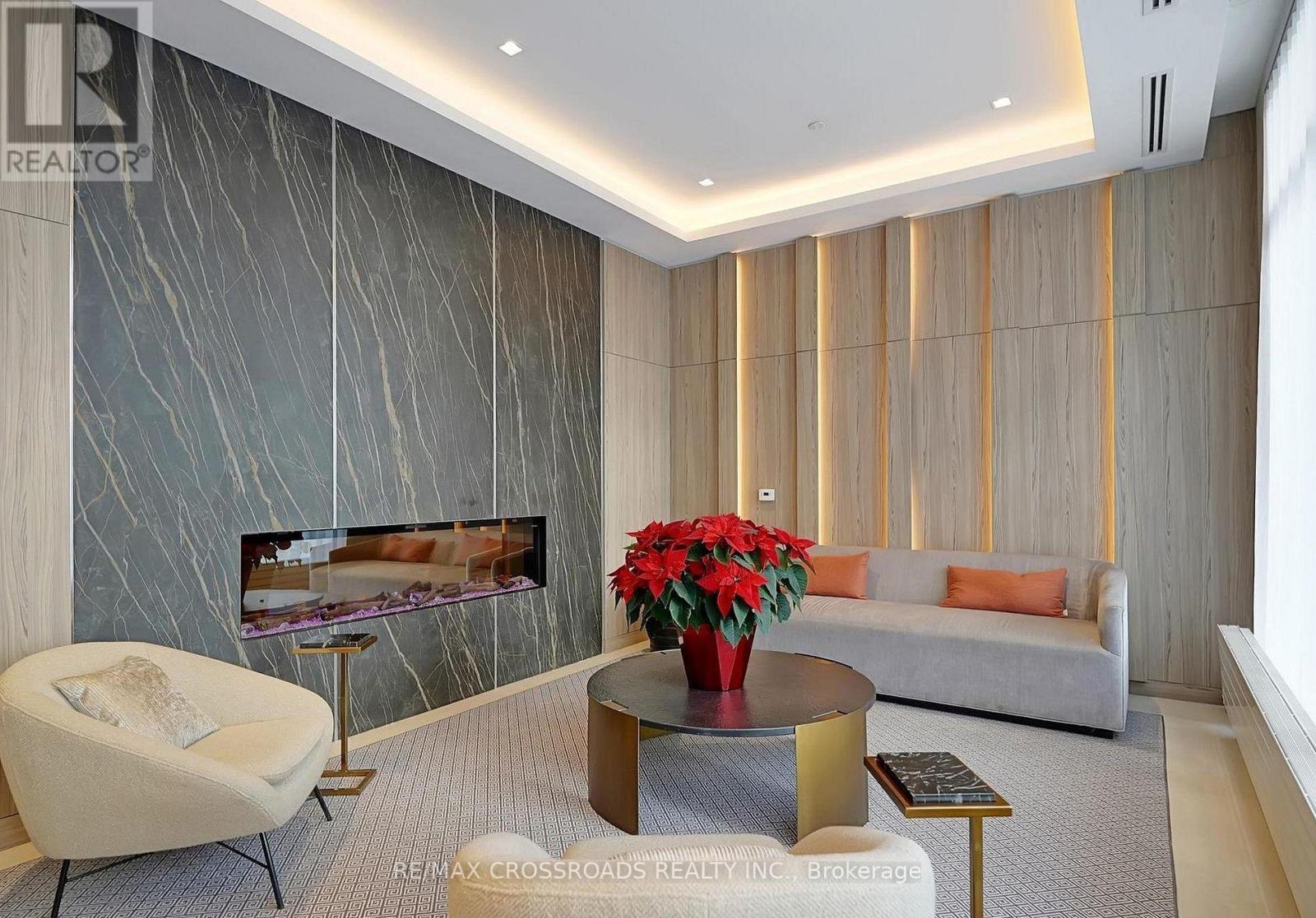 202 - 1606 Charles Street, Whitby, ON - Indoor