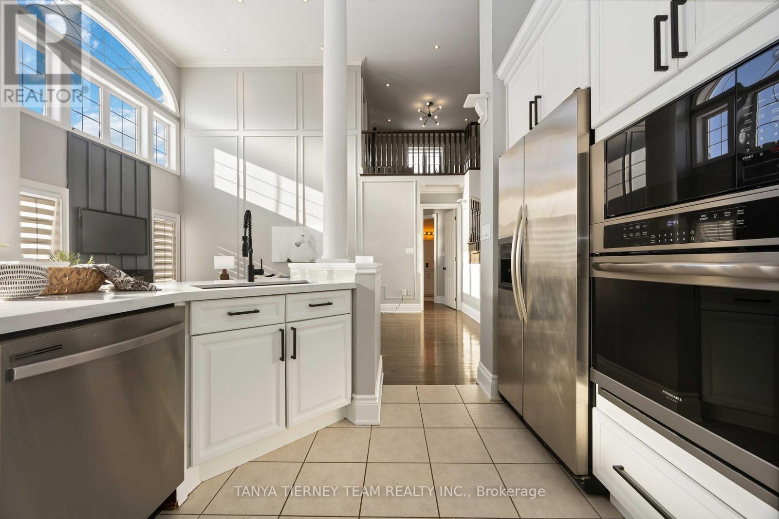 41 Apsley Crescent, Whitby, ON - Indoor Photo Showing Kitchen