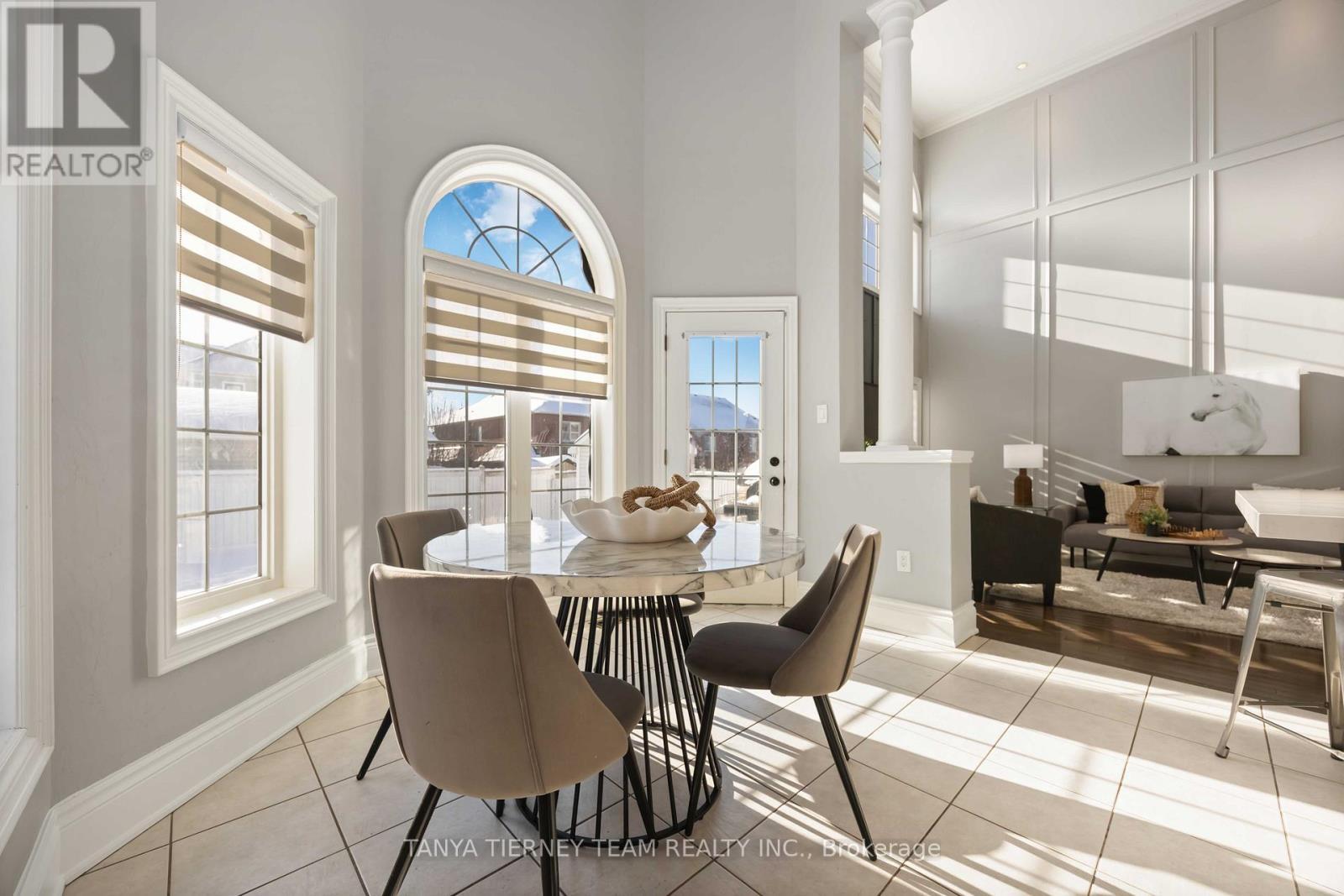 41 Apsley Crescent, Whitby, ON - Indoor Photo Showing Dining Room