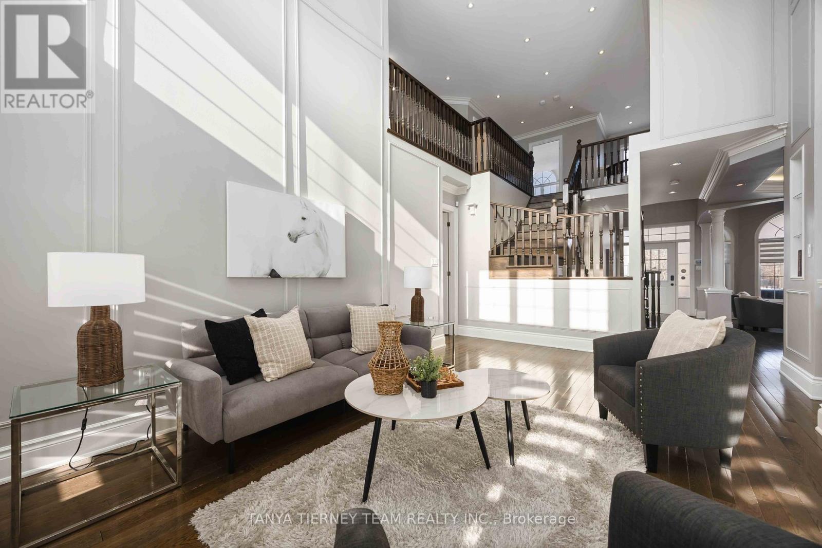 41 Apsley Crescent, Whitby, ON - Indoor Photo Showing Living Room