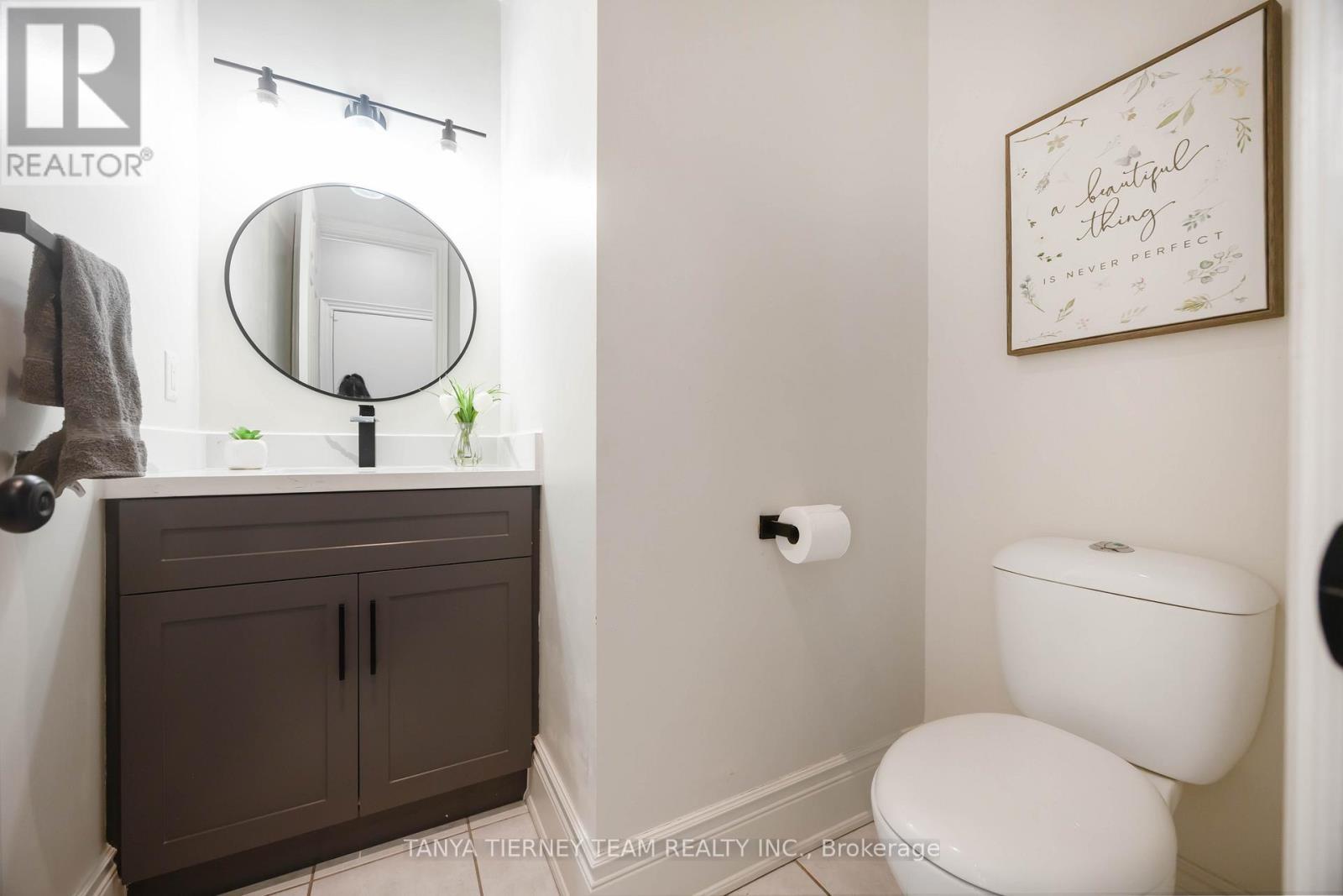 41 Apsley Crescent, Whitby, ON - Indoor Photo Showing Bathroom