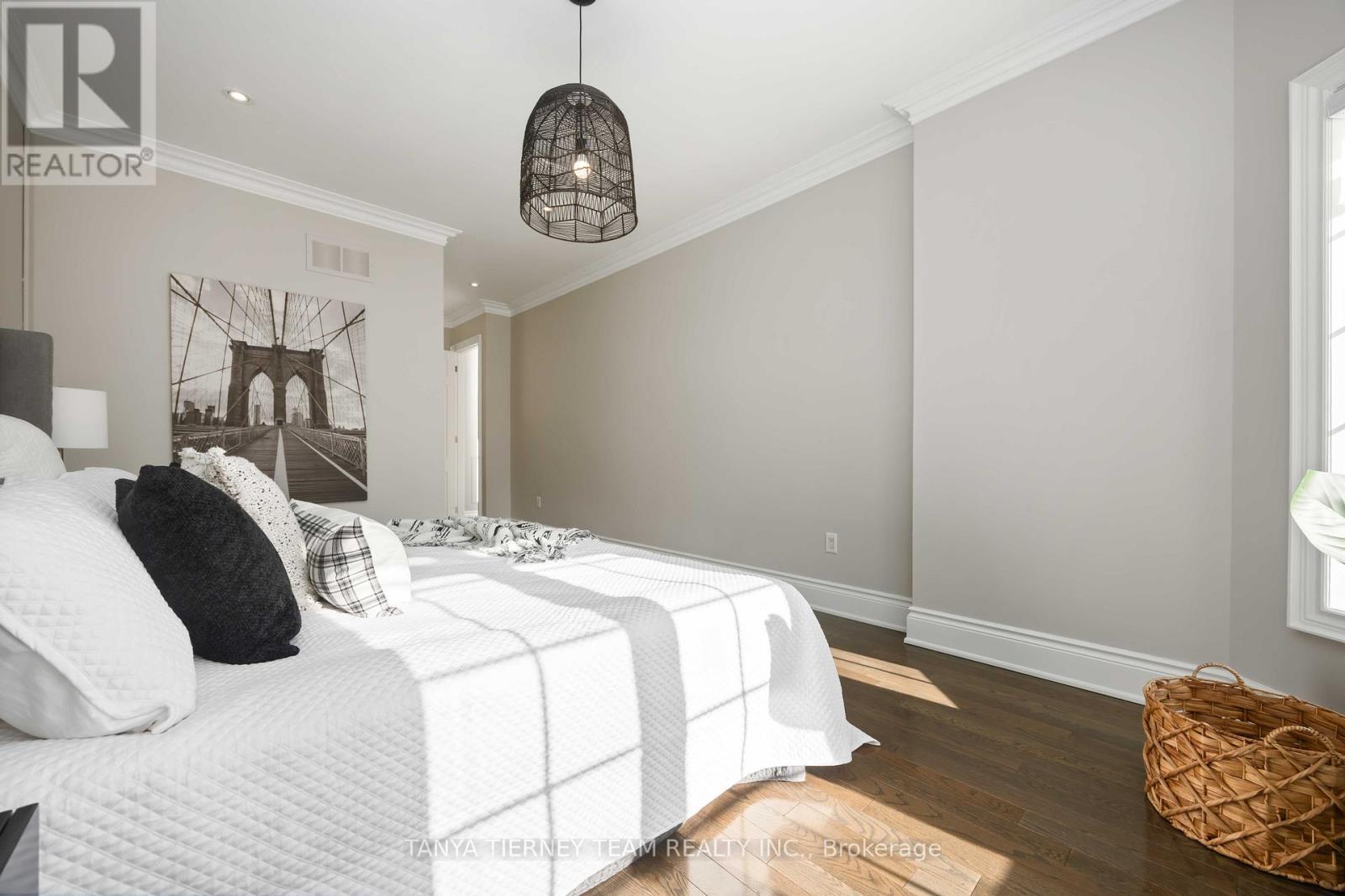 41 Apsley Crescent, Whitby, ON - Indoor Photo Showing Bedroom