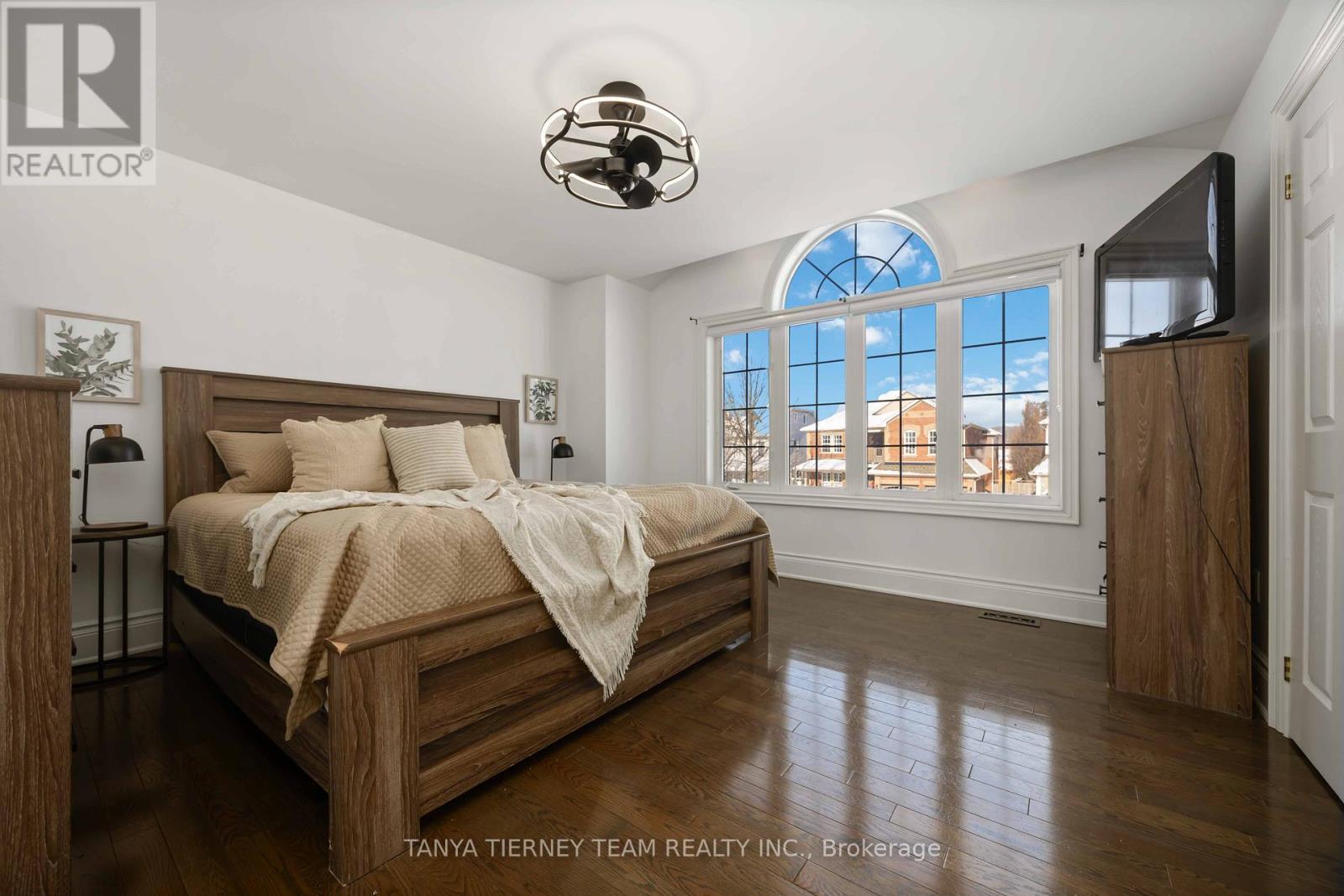 41 Apsley Crescent, Whitby, ON - Indoor Photo Showing Bedroom