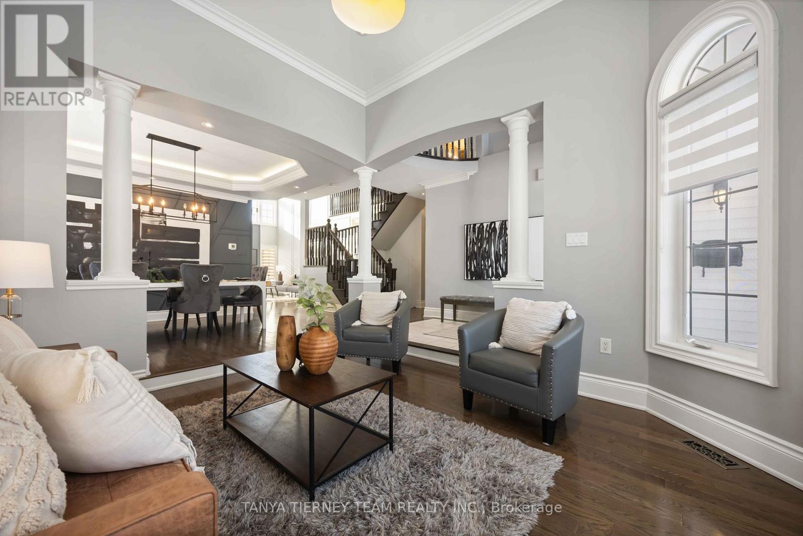 41 Apsley Crescent, Whitby, ON - Indoor Photo Showing Living Room