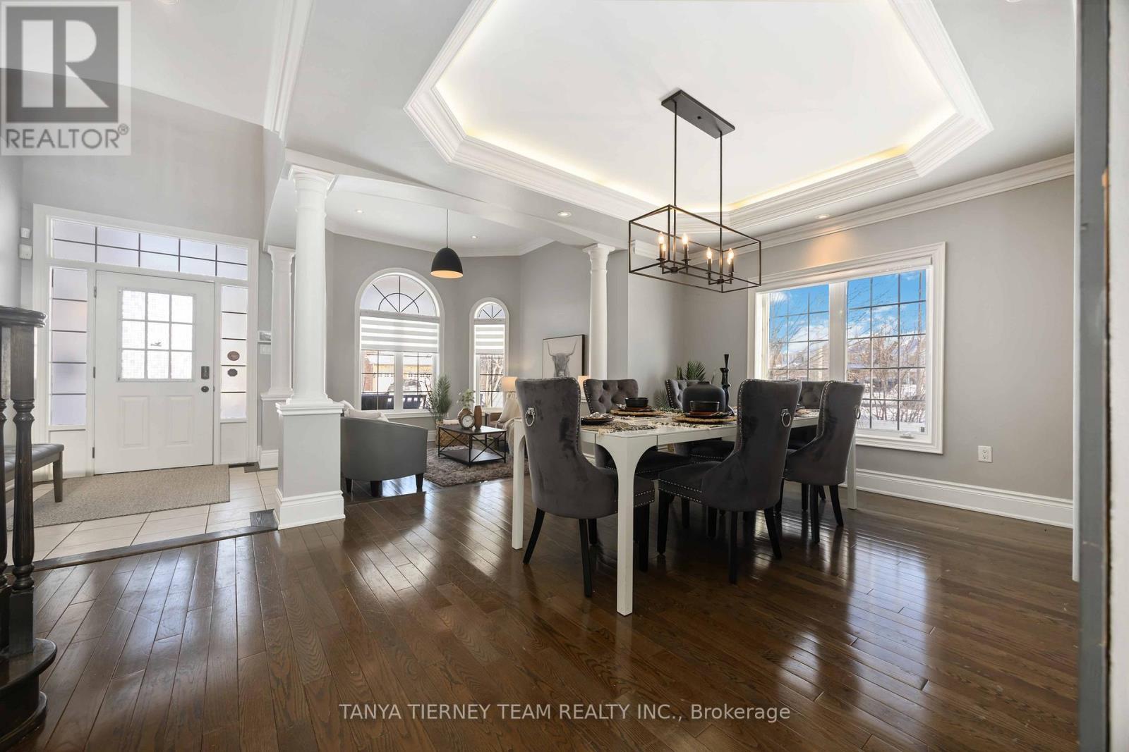 41 Apsley Crescent, Whitby, ON - Indoor Photo Showing Dining Room