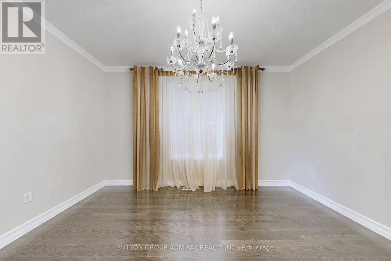 106 Big Hill Crescent, Vaughan, ON - Indoor Photo Showing Other Room