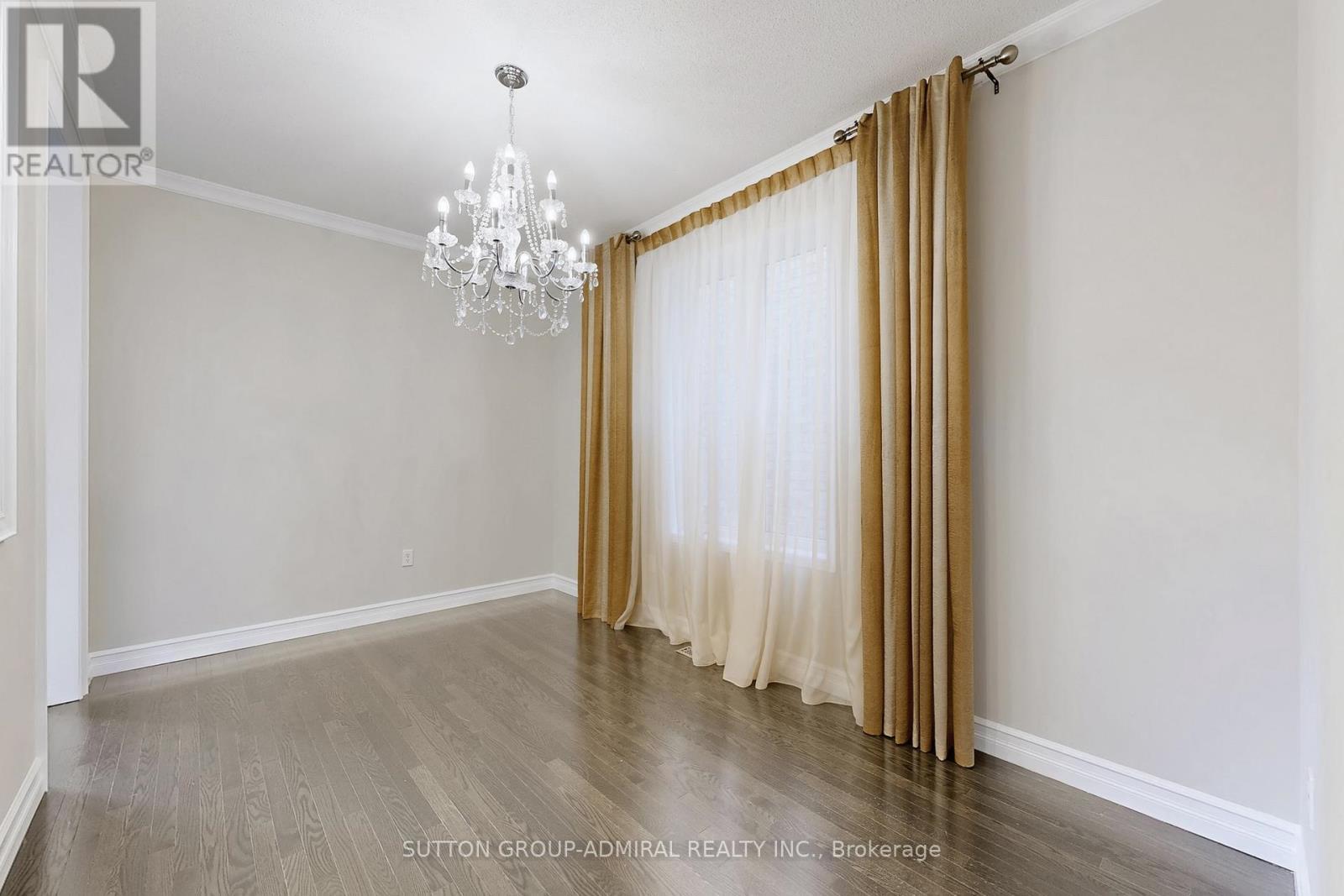 106 Big Hill Crescent, Vaughan, ON - Indoor Photo Showing Other Room