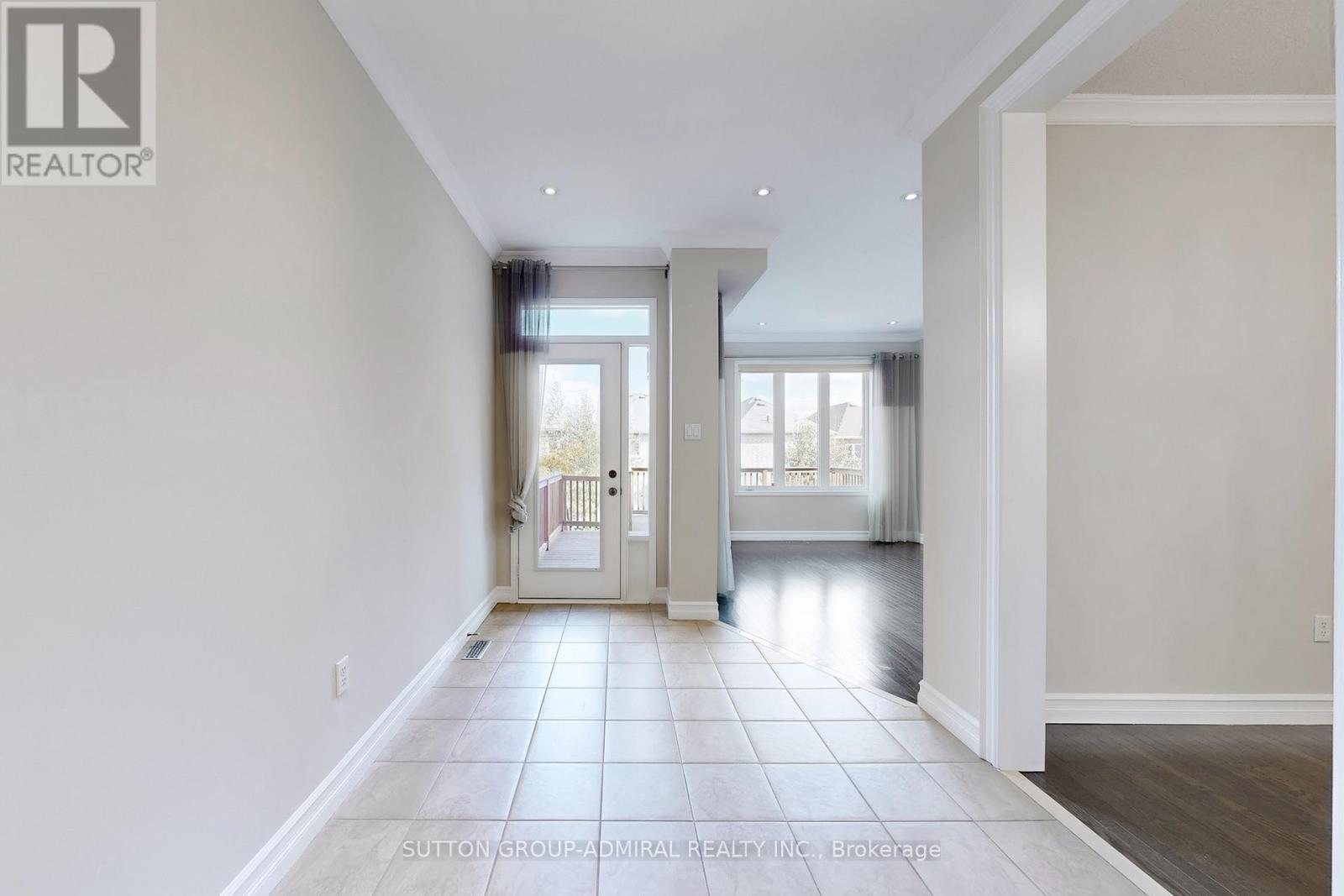 106 Big Hill Crescent, Vaughan, ON - Indoor Photo Showing Other Room