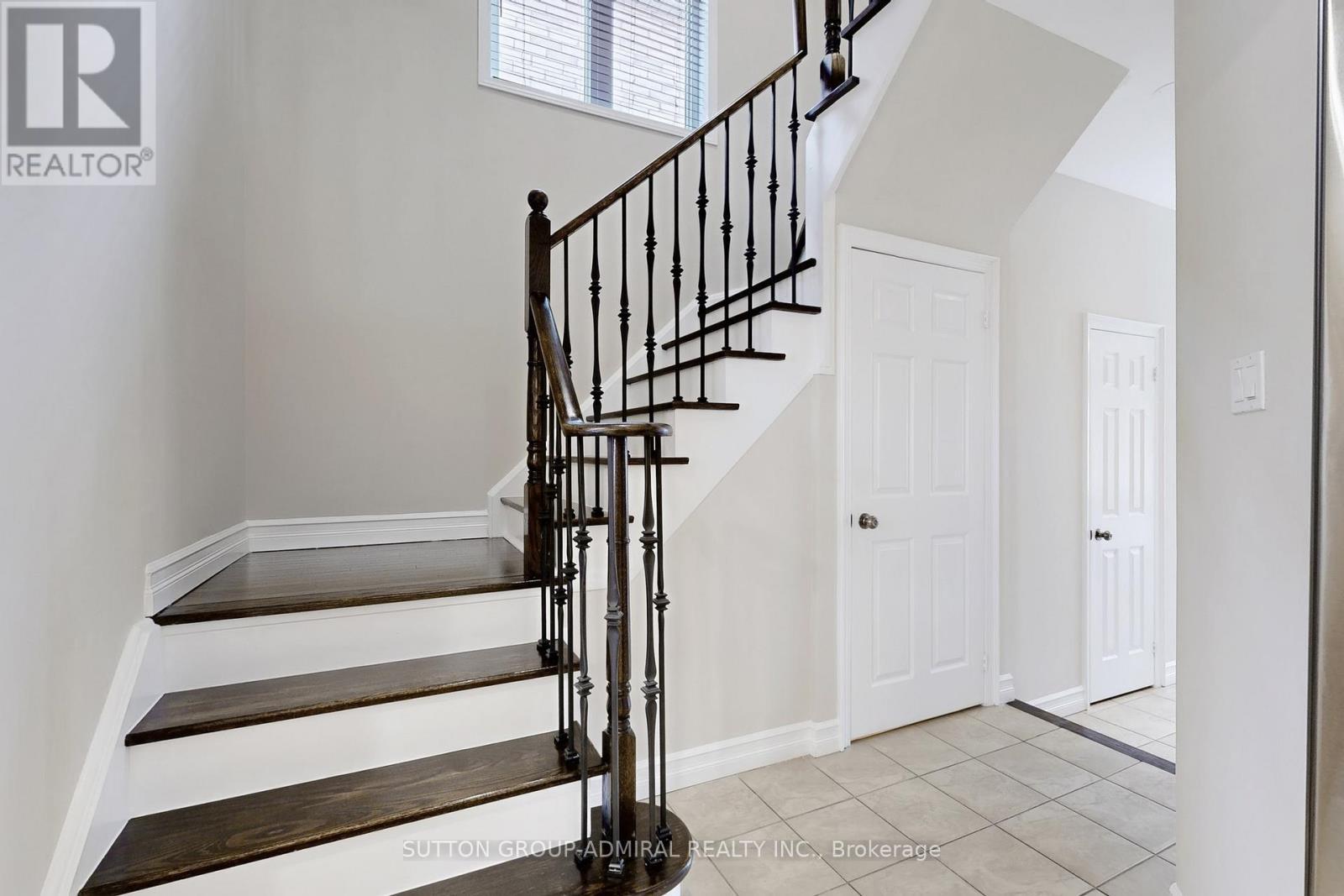 106 Big Hill Crescent, Vaughan, ON - Indoor Photo Showing Other Room