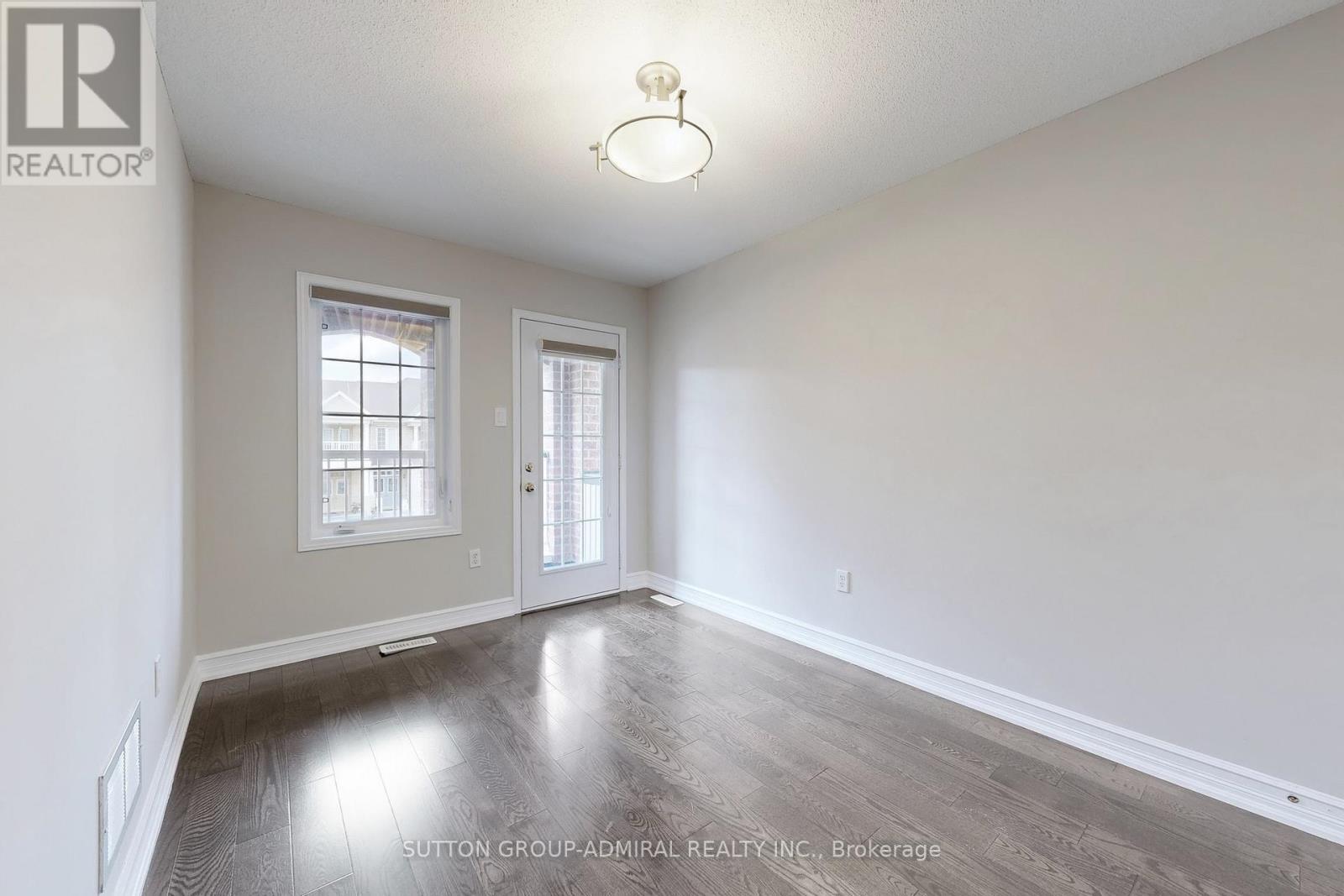 106 Big Hill Crescent, Vaughan, ON - Indoor Photo Showing Other Room