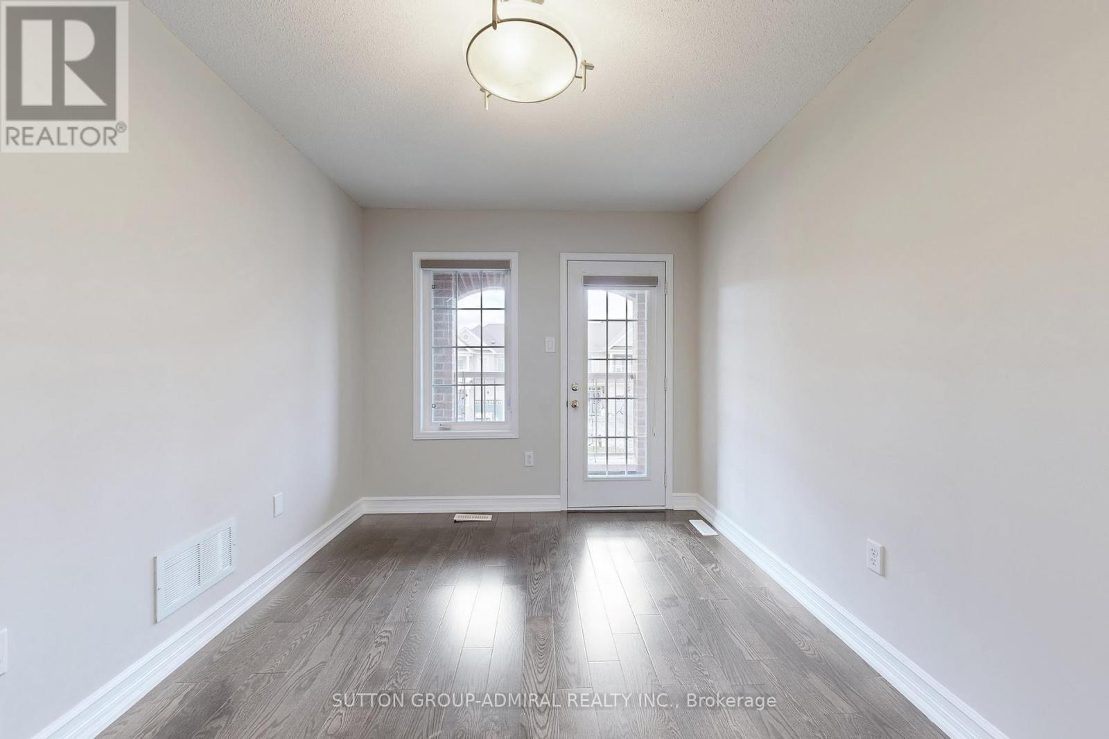 106 Big Hill Crescent, Vaughan, ON - Indoor Photo Showing Other Room