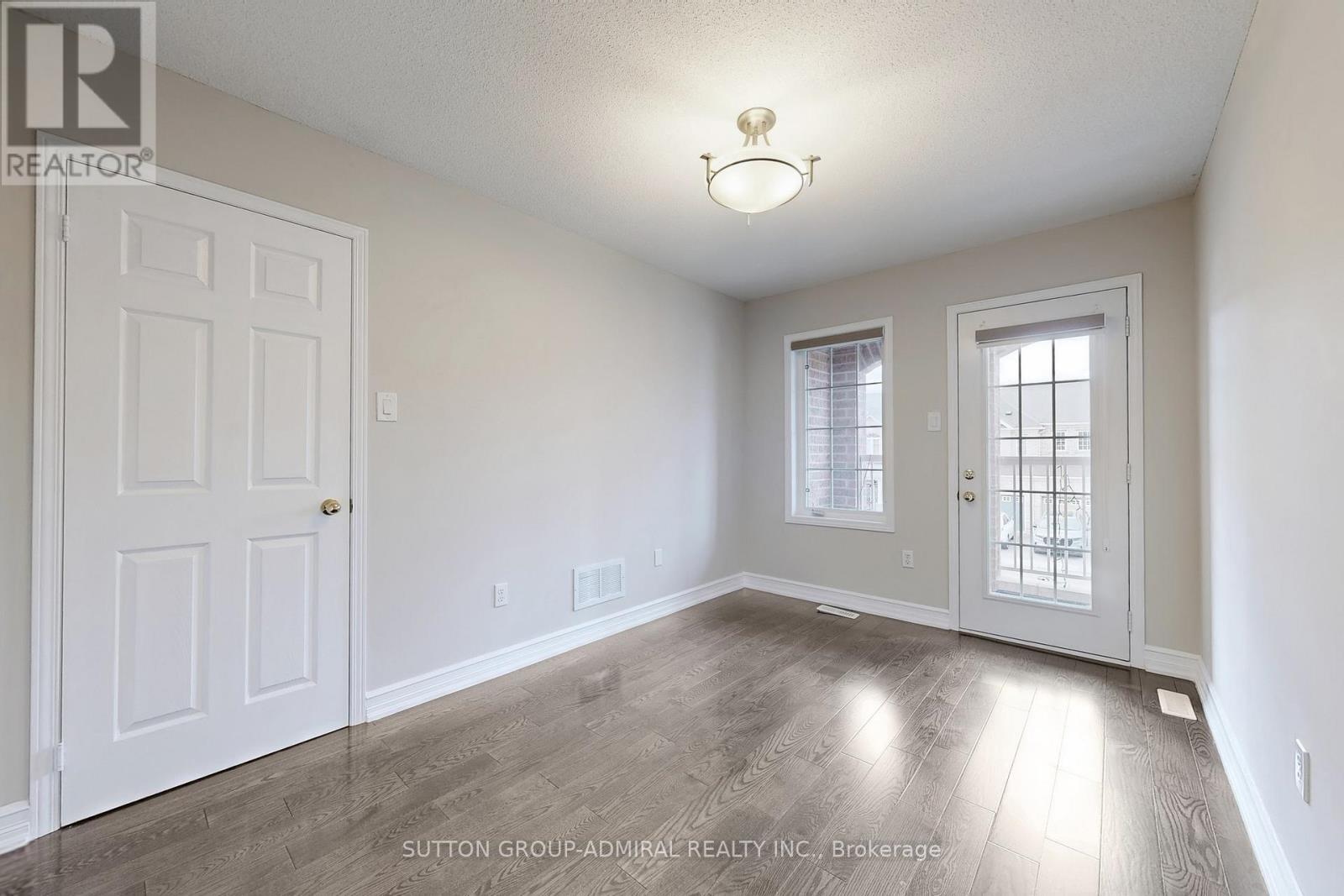 106 Big Hill Crescent, Vaughan, ON - Indoor Photo Showing Other Room