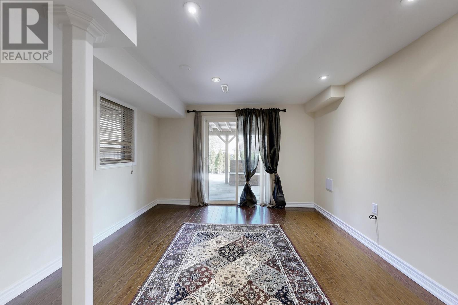 106 Big Hill Crescent, Vaughan, ON - Indoor Photo Showing Other Room