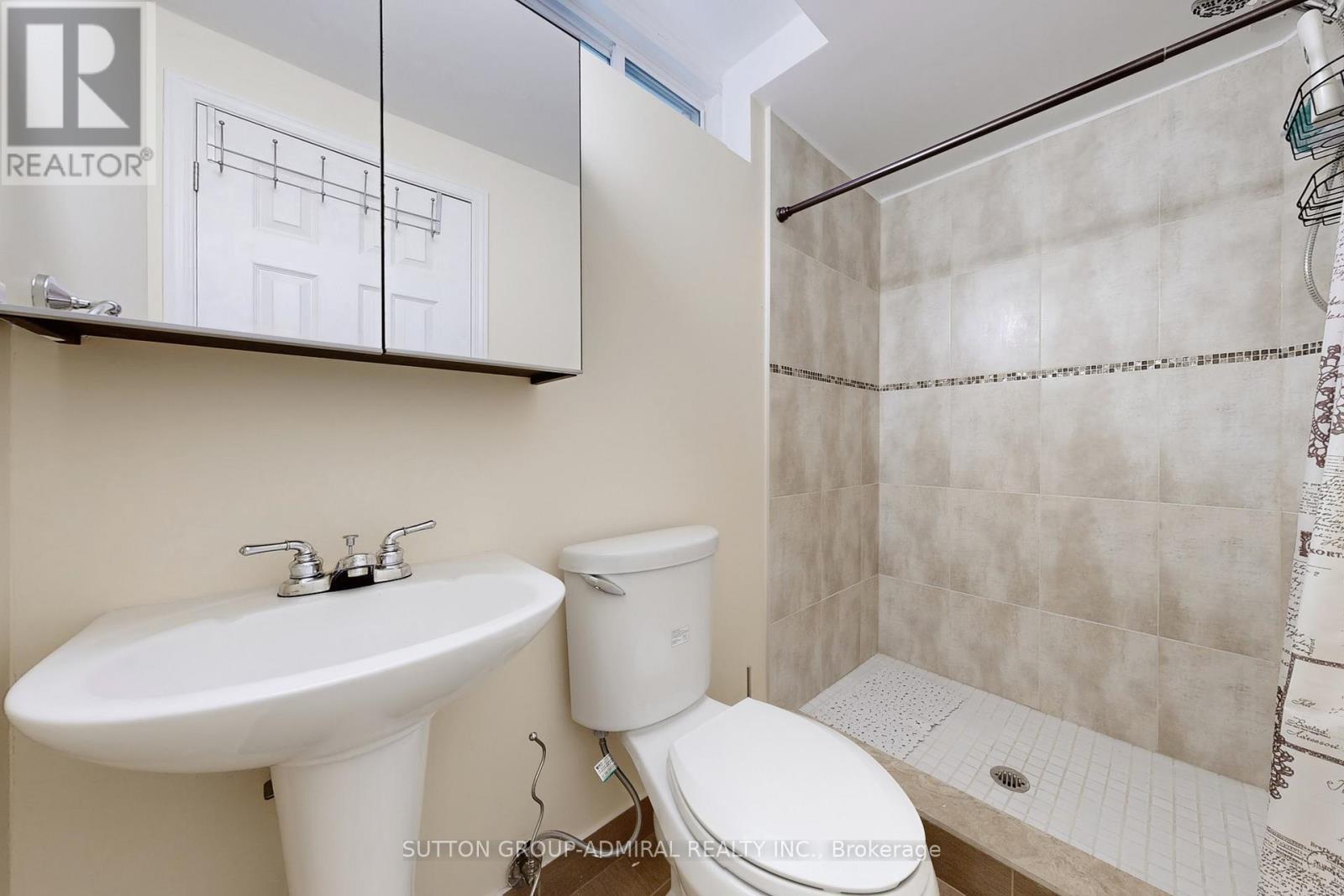 106 Big Hill Crescent, Vaughan, ON - Indoor Photo Showing Bathroom