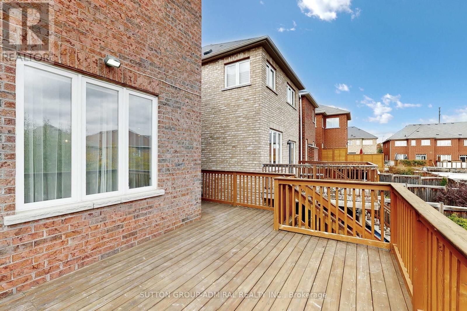 106 Big Hill Crescent, Vaughan, ON - Outdoor With Deck Patio Veranda With Exterior