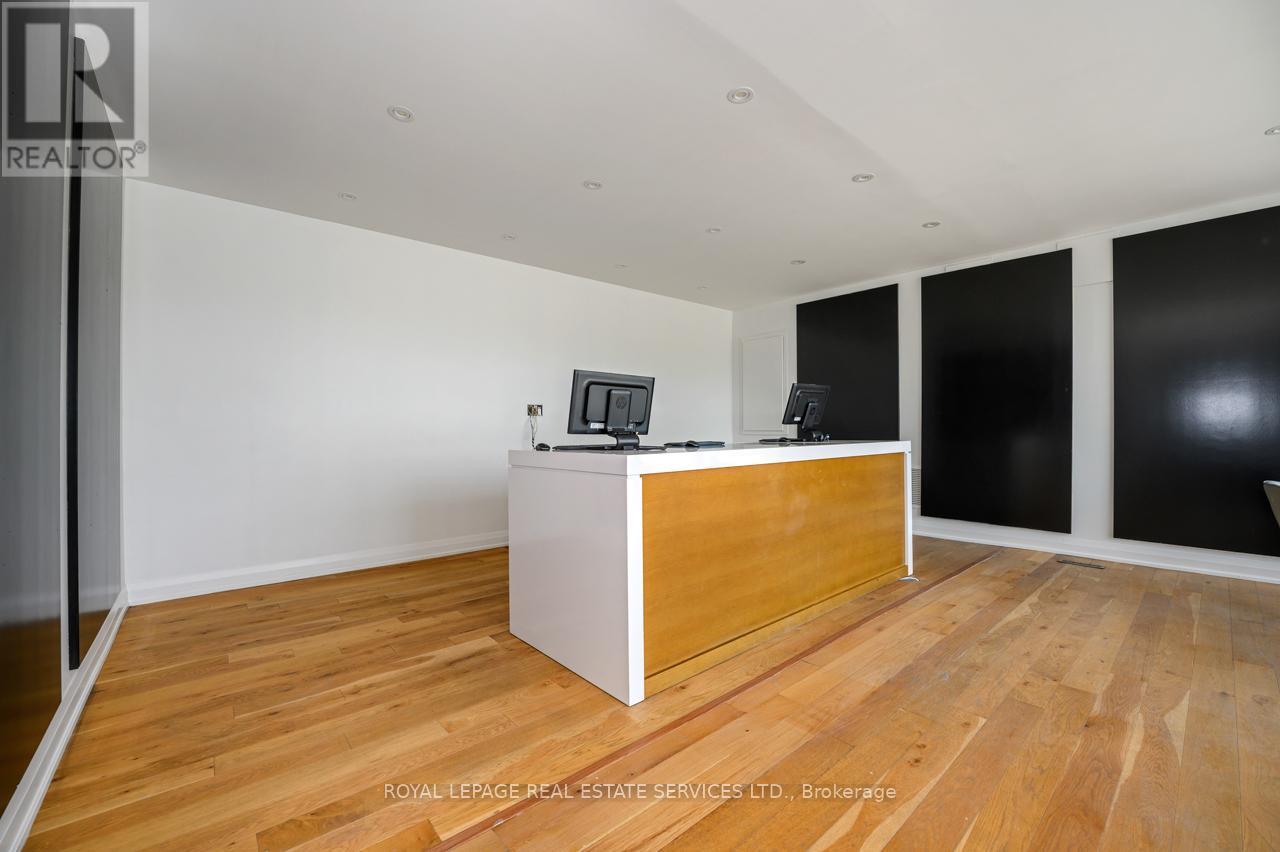 Building #2 - 11840 Keele Street, Vaughan, ON - Indoor Photo Showing Kitchen