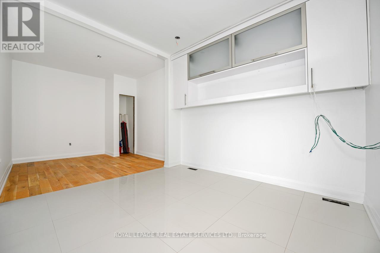 Building #2 - 11840 Keele Street, Vaughan, ON - Indoor Photo Showing Other Room