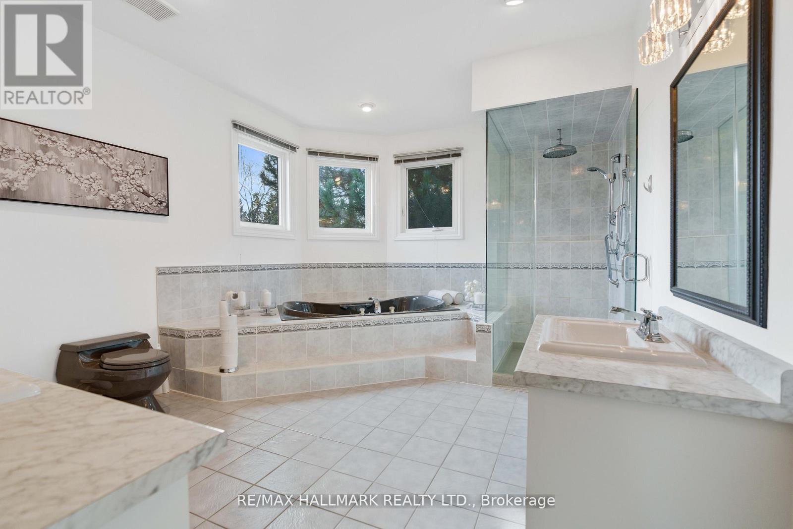 71 Willow Farm Lane, Aurora, ON - Indoor Photo Showing Bathroom