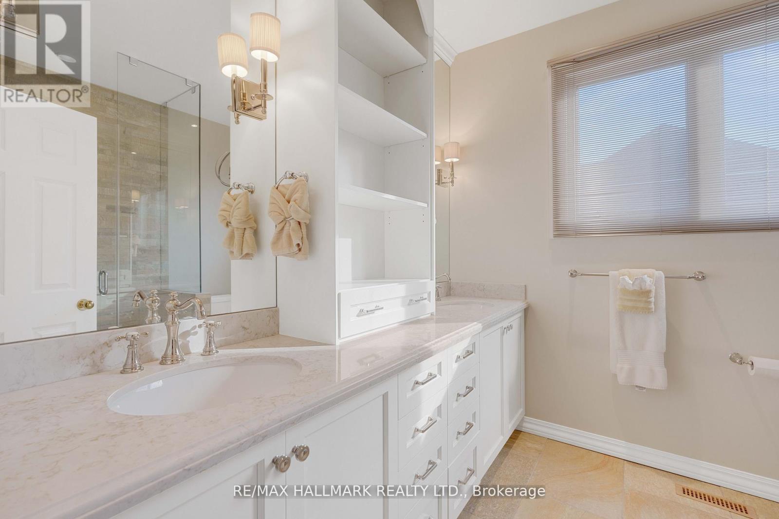 71 Willow Farm Lane, Aurora, ON - Indoor Photo Showing Bathroom
