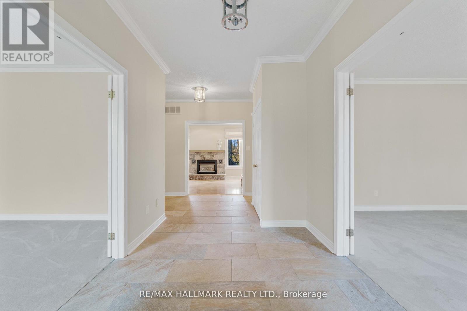 71 Willow Farm Lane, Aurora, ON - Indoor Photo Showing Other Room