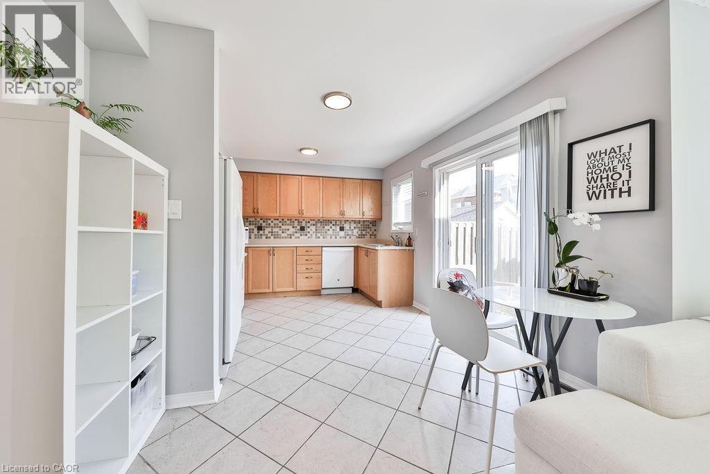 2185 Sutton Drive, Burlington, ON - Indoor