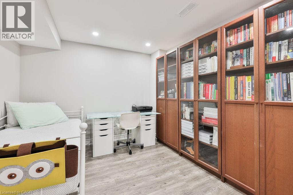 2185 Sutton Drive, Burlington, ON - Indoor