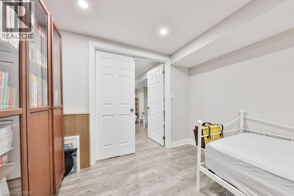 2185 Sutton Drive, Burlington, ON - Indoor