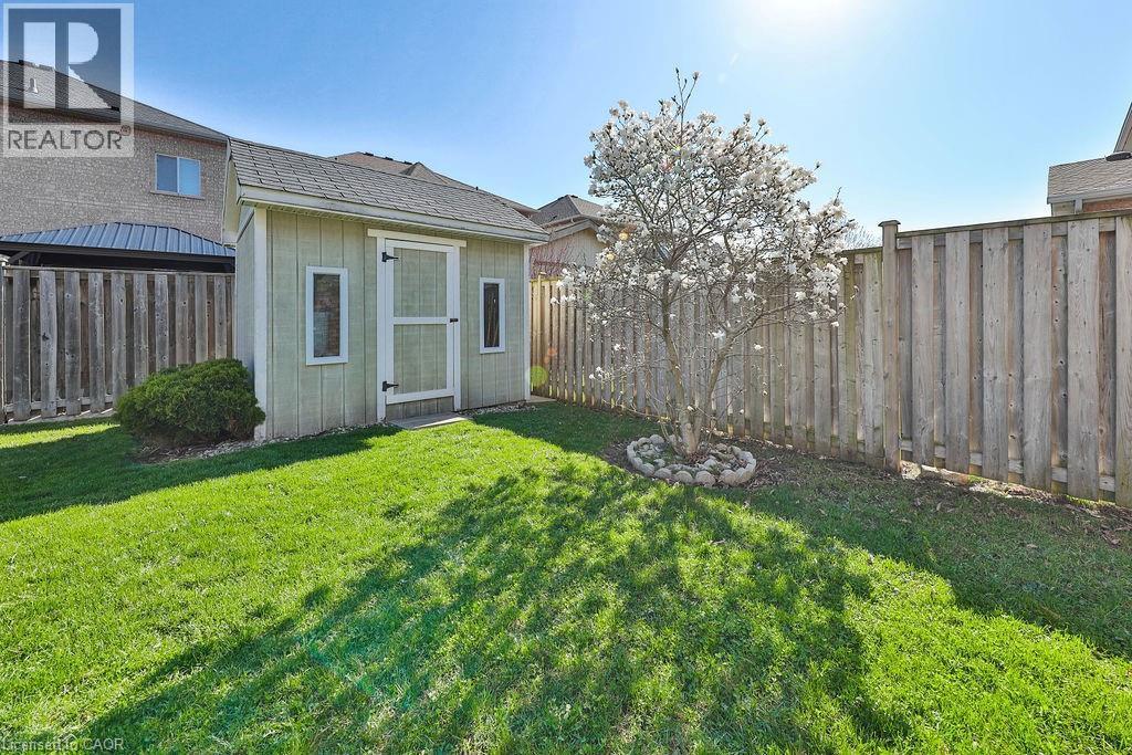 2185 Sutton Drive, Burlington, ON - Outdoor