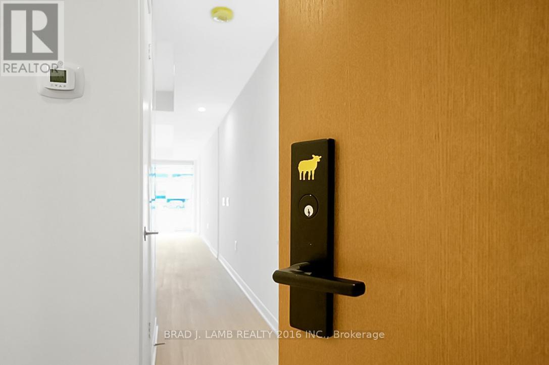 607 - 195 Mccaul Street, Toronto, ON -