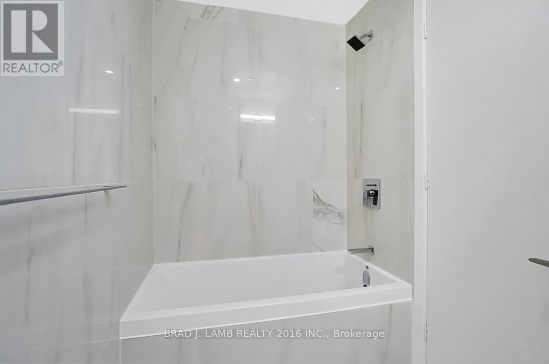 607 - 195 Mccaul Street, Toronto, ON - Photo Showing Bathroom