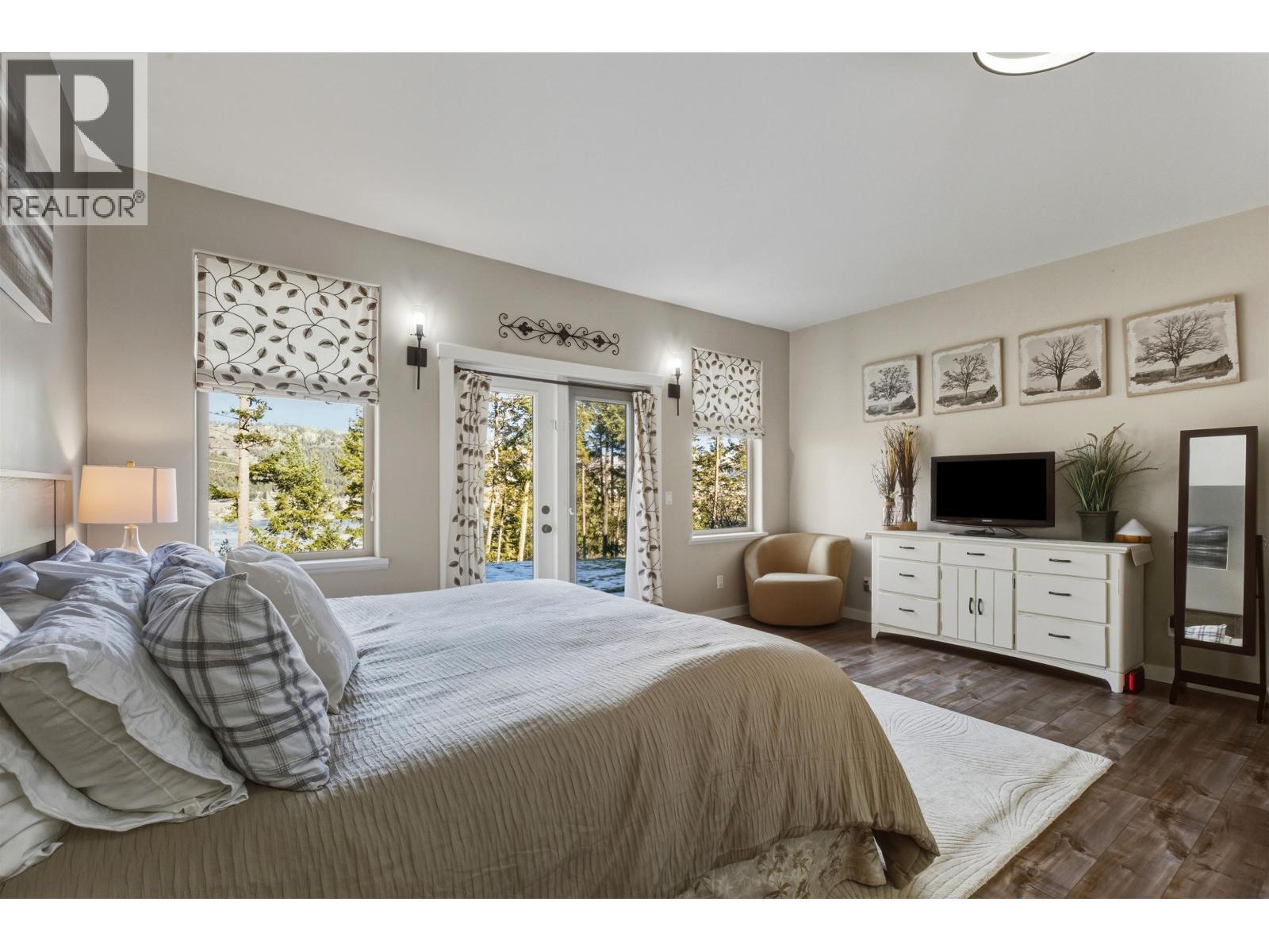 2129 South Lakeside Drive, Williams Lake, BC - Indoor Photo Showing Bedroom