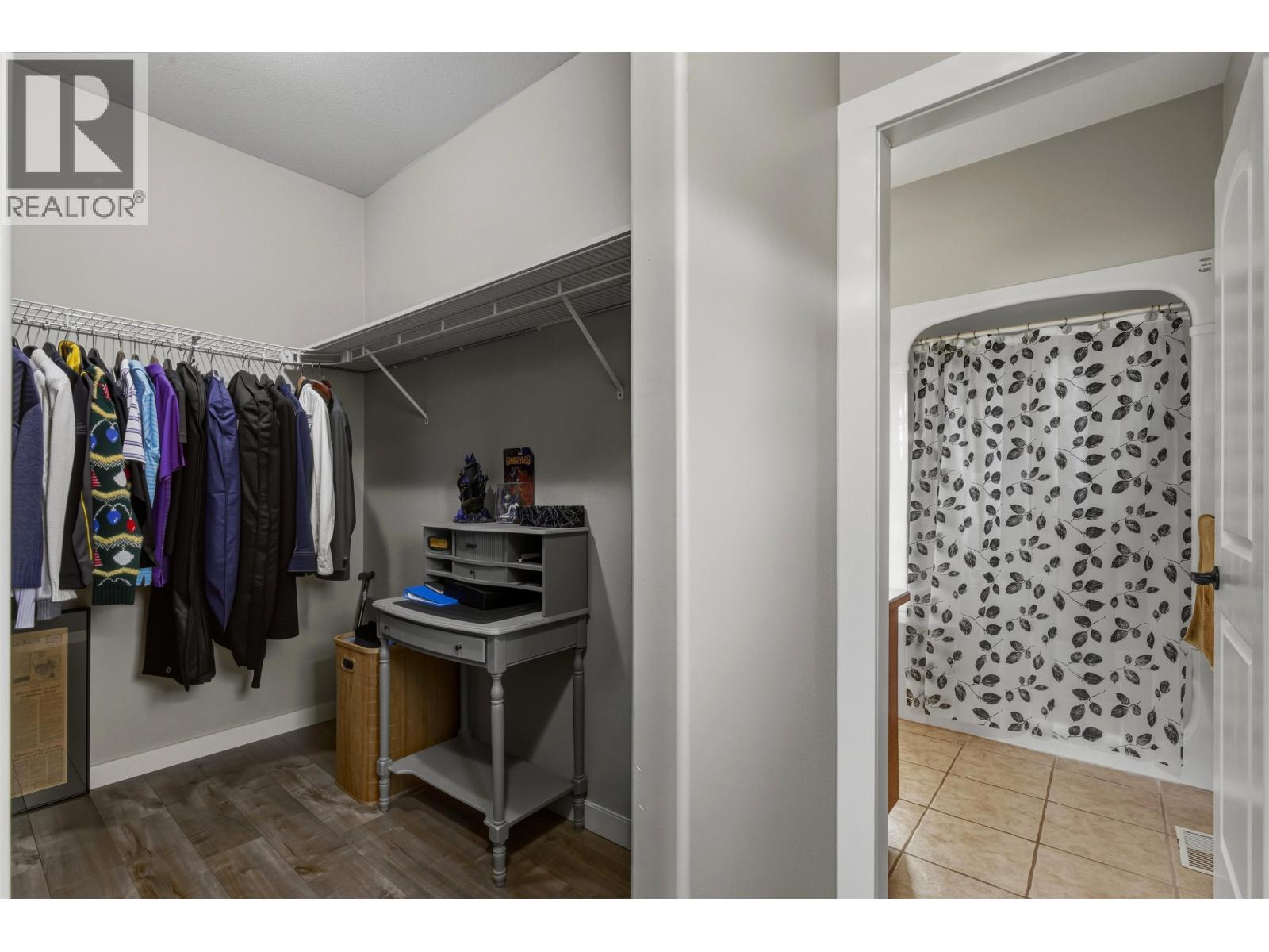 2129 South Lakeside Drive, Williams Lake, BC - Indoor With Storage