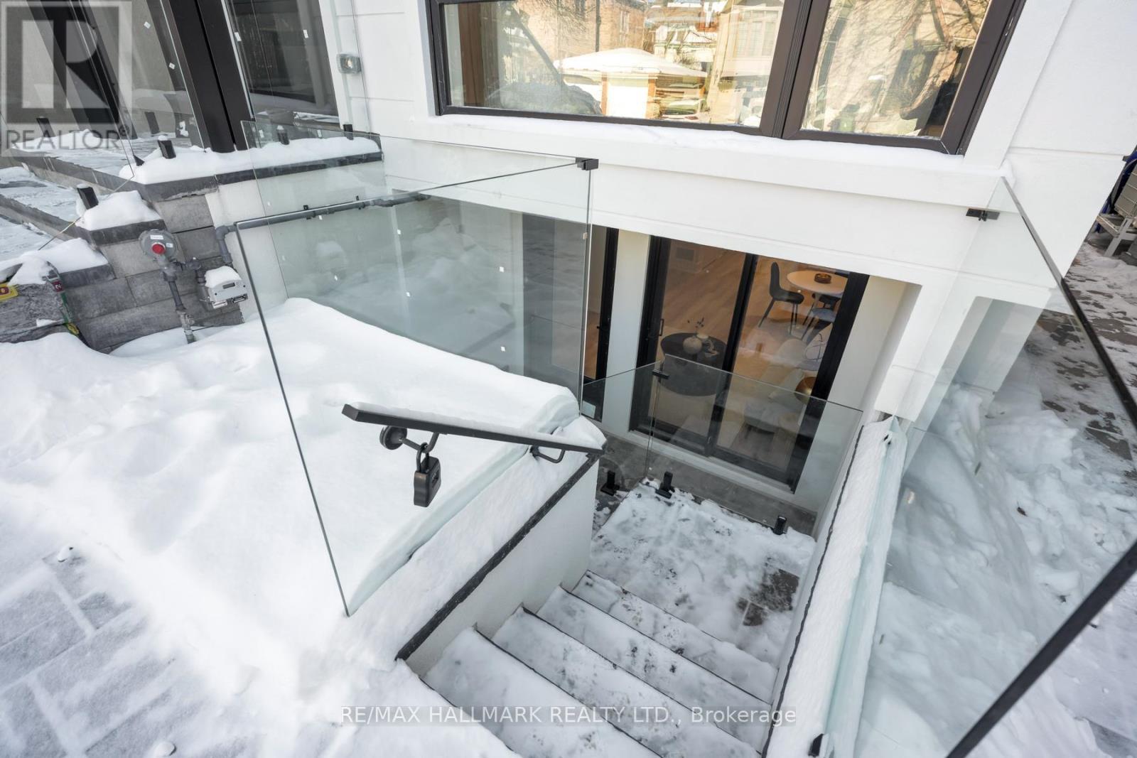 15 Cruikshank Avenue, Toronto, ON -