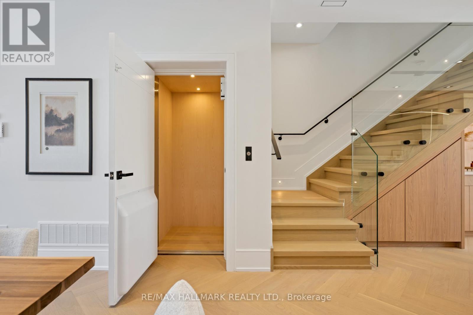 15 Cruikshank Avenue, Toronto, ON - Indoor Photo Showing Other Room