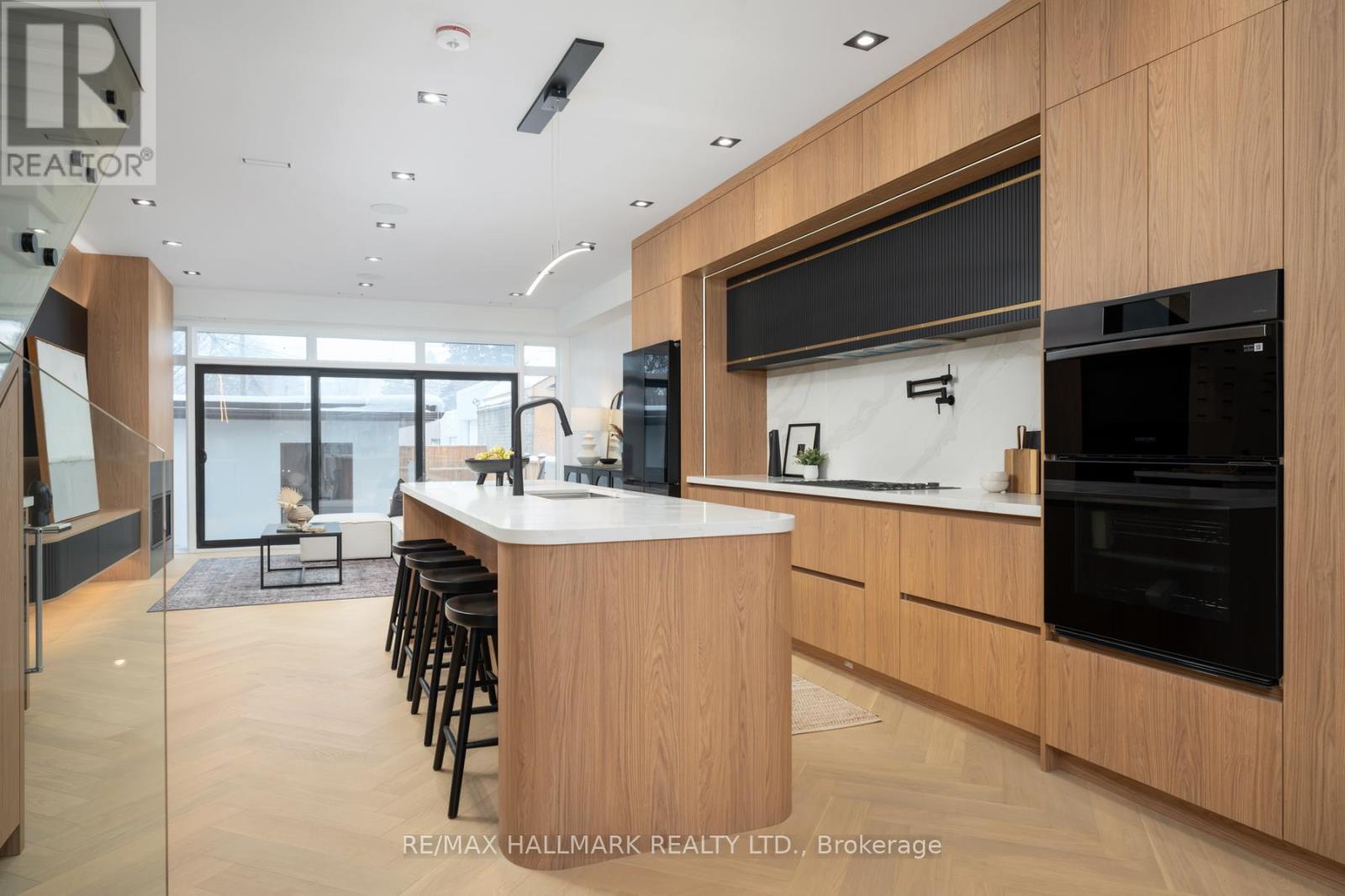 15 Cruikshank Avenue, Toronto, ON - Indoor Photo Showing Kitchen