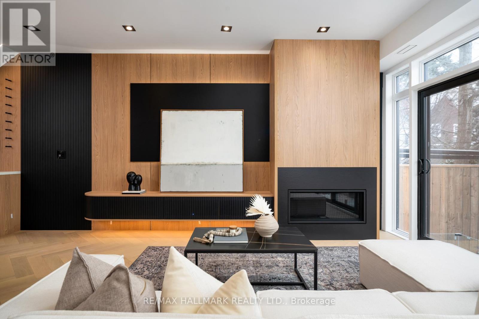 15 Cruikshank Avenue, Toronto, ON - Indoor Photo Showing Living Room With Fireplace