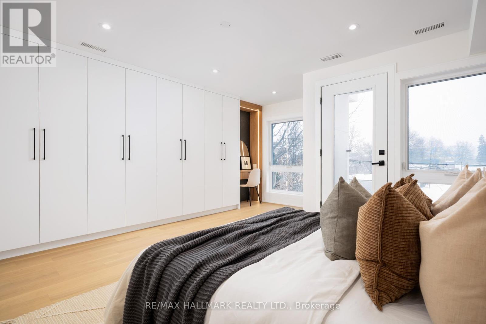 15 Cruikshank Avenue, Toronto, ON - Indoor