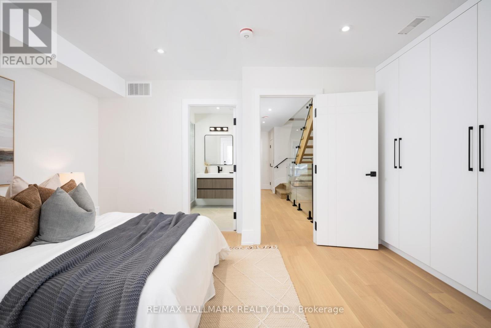 15 Cruikshank Avenue, Toronto, ON - Indoor Photo Showing Bedroom