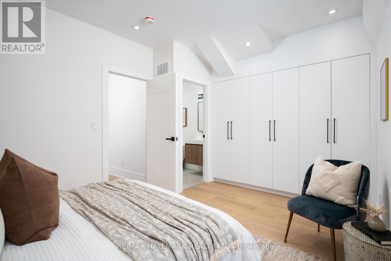 15 Cruikshank Avenue, Toronto, ON - Indoor Photo Showing Bedroom