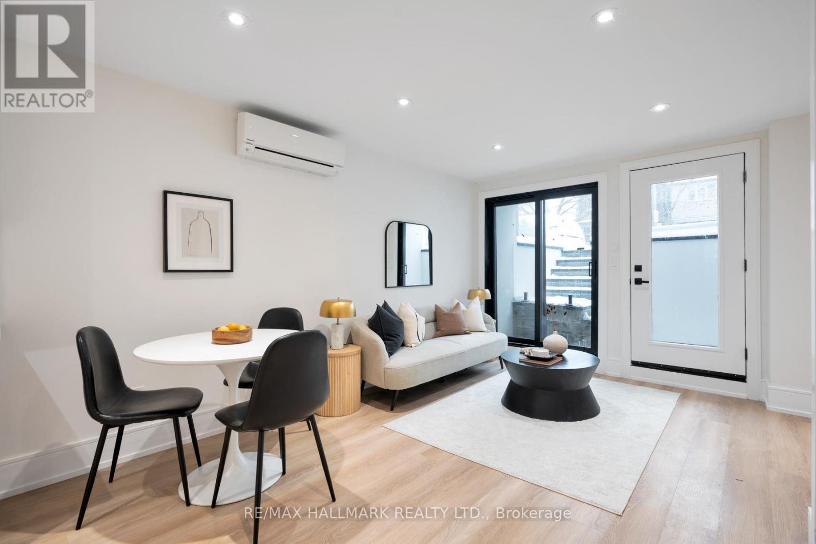 15 Cruikshank Avenue, Toronto, ON - Indoor