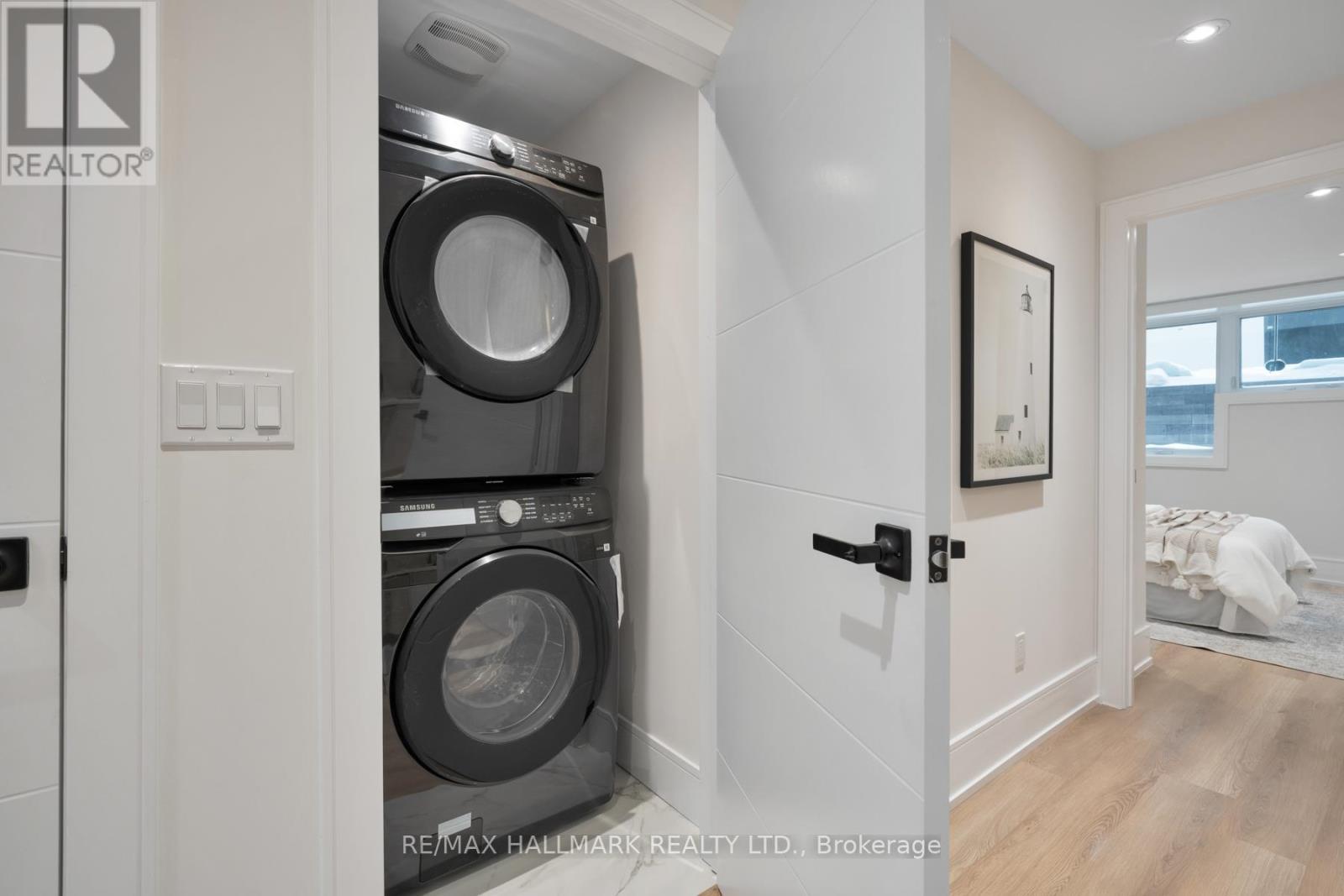 15 Cruikshank Avenue, Toronto, ON - Indoor Photo Showing Laundry Room