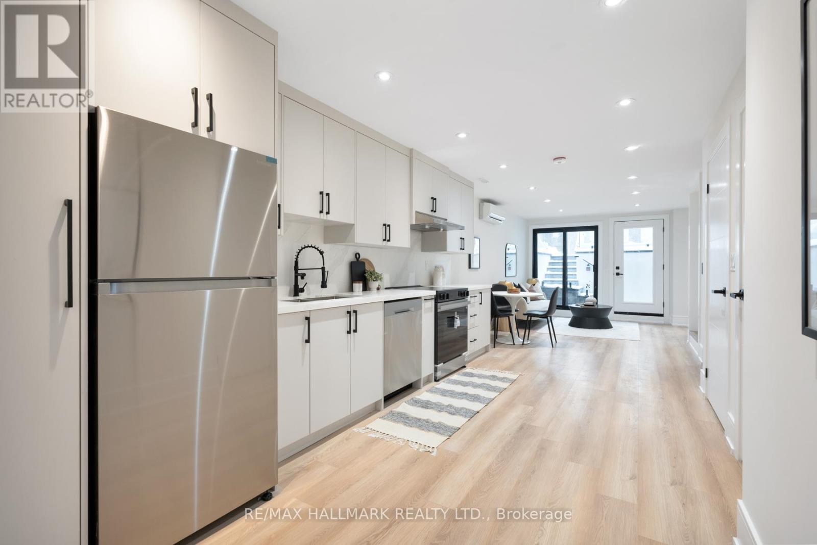 15 Cruikshank Avenue, Toronto, ON - Indoor Photo Showing Kitchen With Upgraded Kitchen